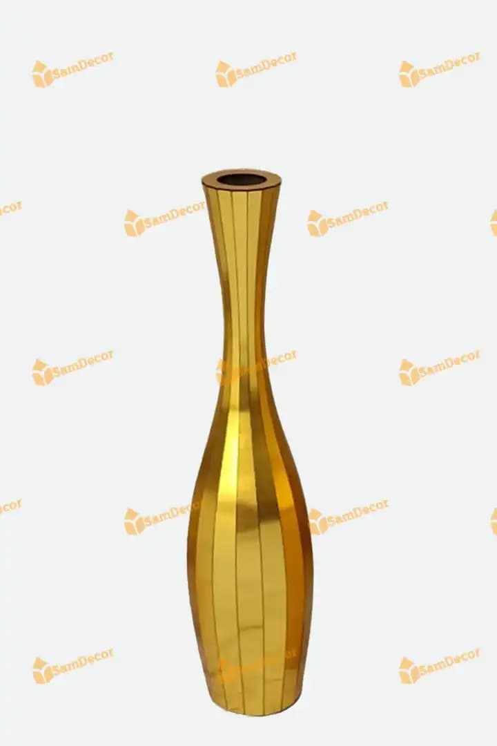 گلدان طلایی کنار سالنی — تصویر ۳