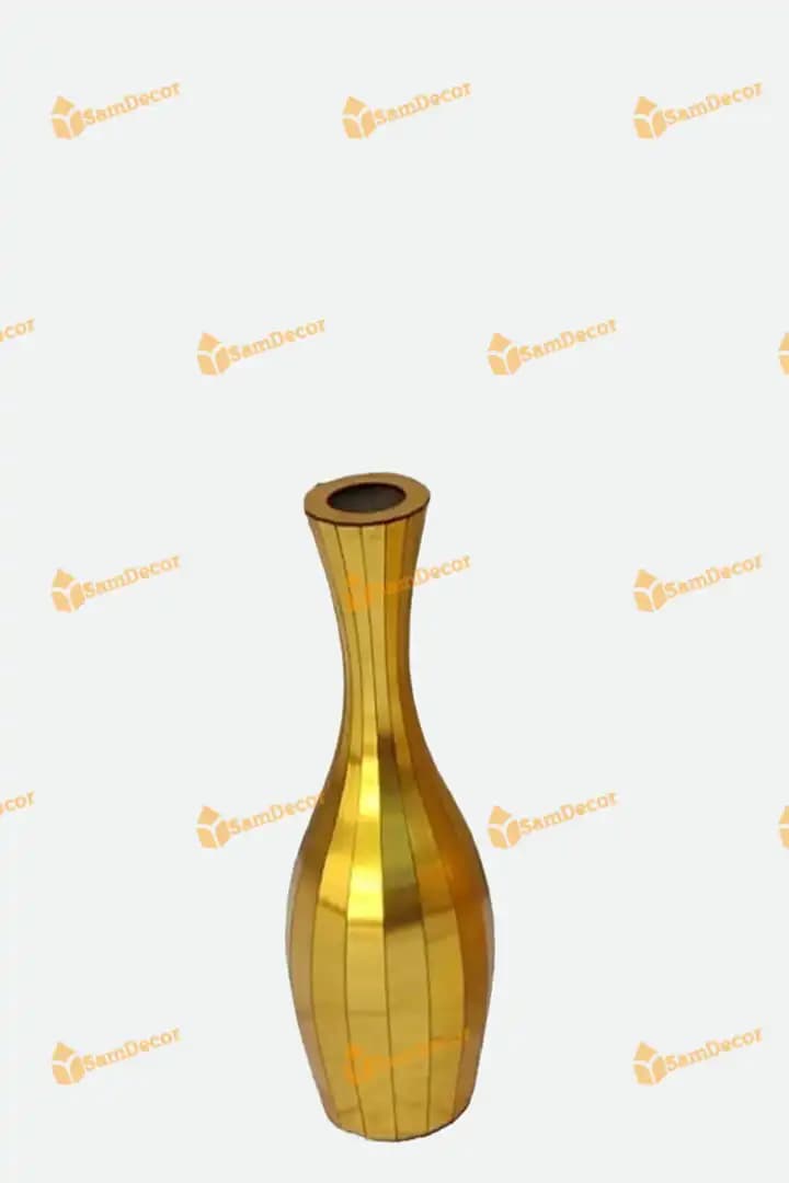 گلدان طلایی کنار سالنی — تصویر ۲