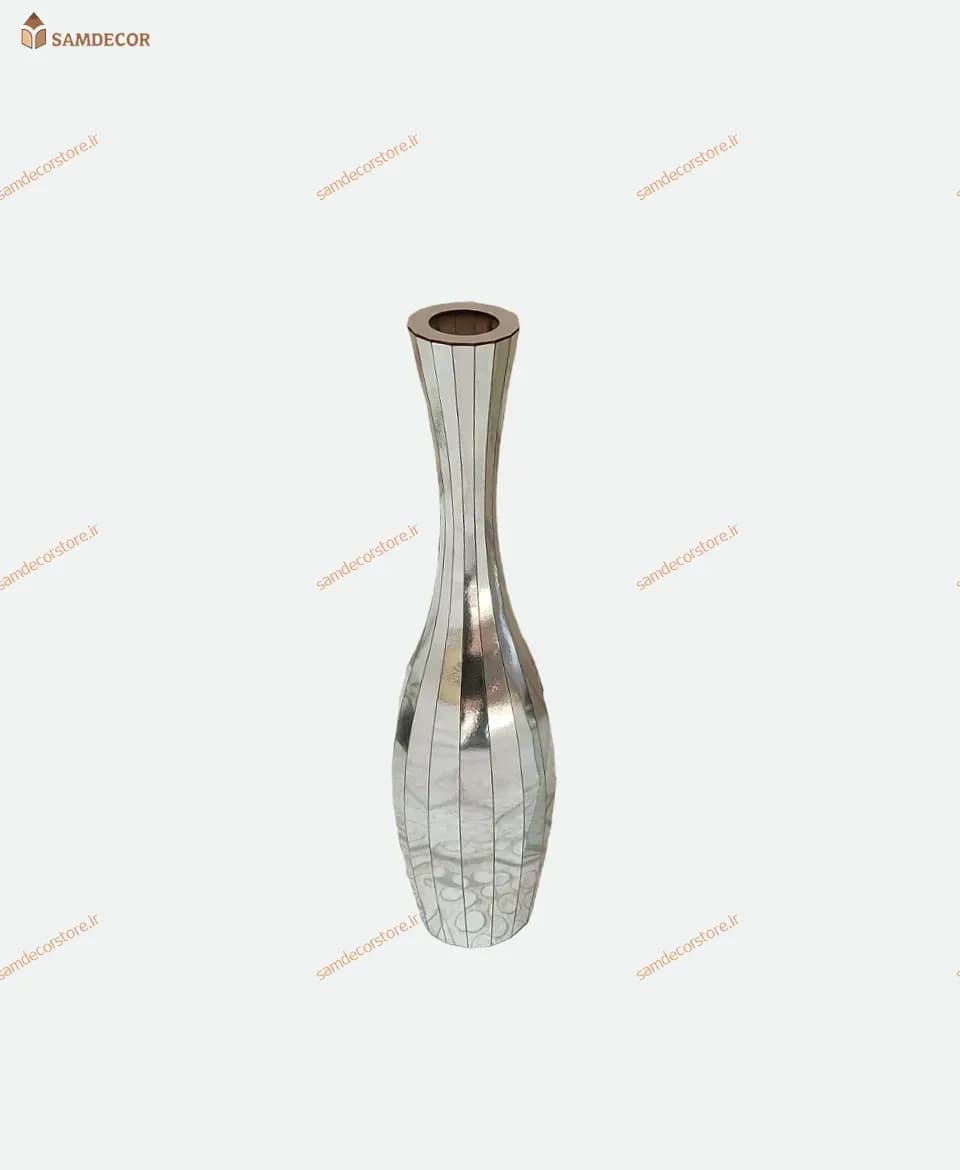 گلدان کنار سالنی نقره ای — تصویر ۴