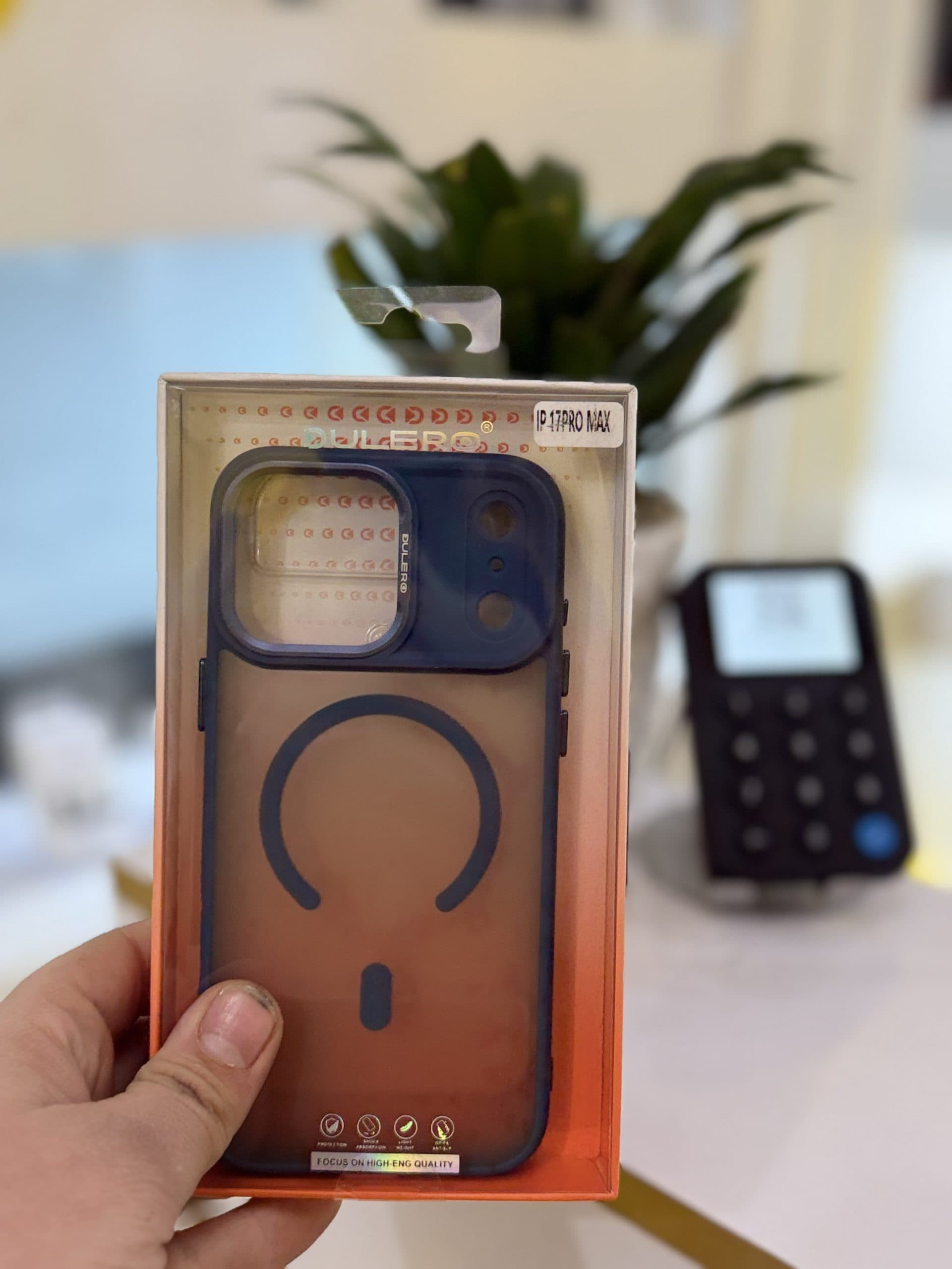 قاب مگ سیف DULERO آیفون 17 پرو مکس /17PRO MAX پشت مات محافظ لنزدار-مشکی — تصویر ۴