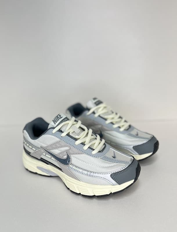 کتونی زنانه نایک اینیاتور Nike INITIATOR