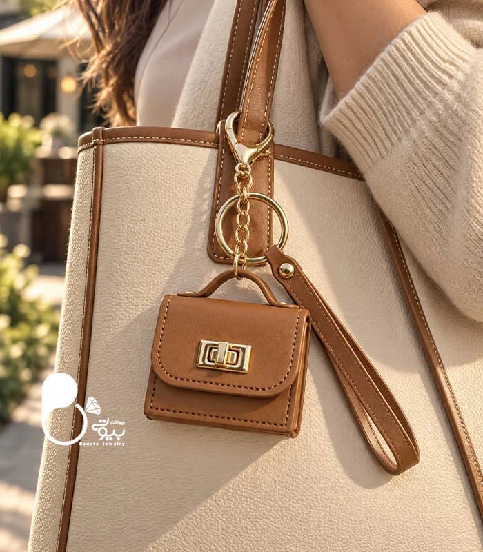 چارم بگ کیف چرمی قهوه‌ای — تصویر ۲