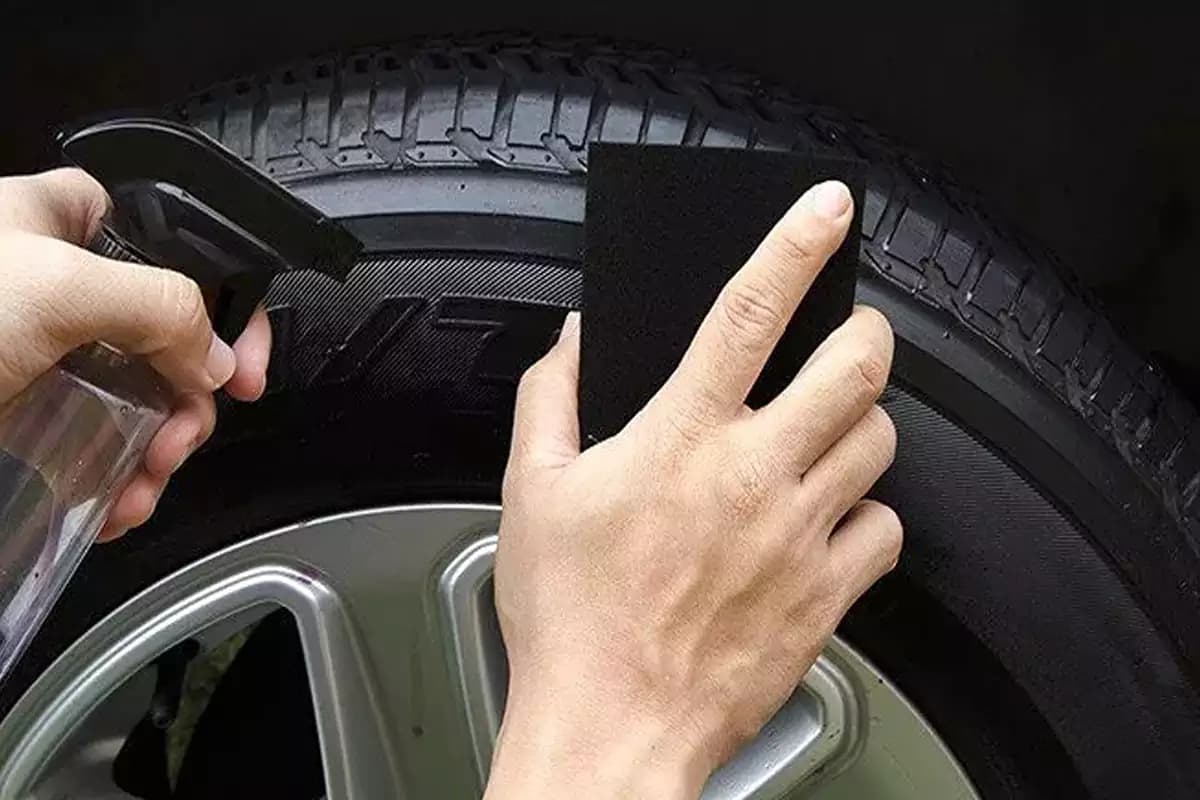 واکس سوپر براق لاستیک نیم لیتری — تصویر ۴