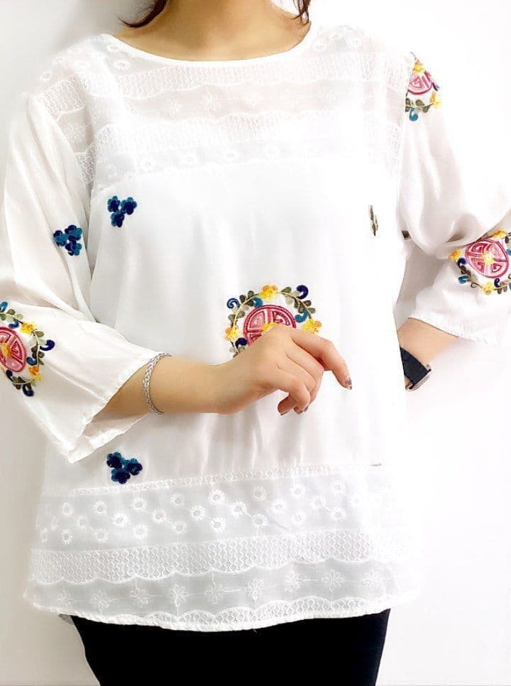 بلوزگلدوزی شده