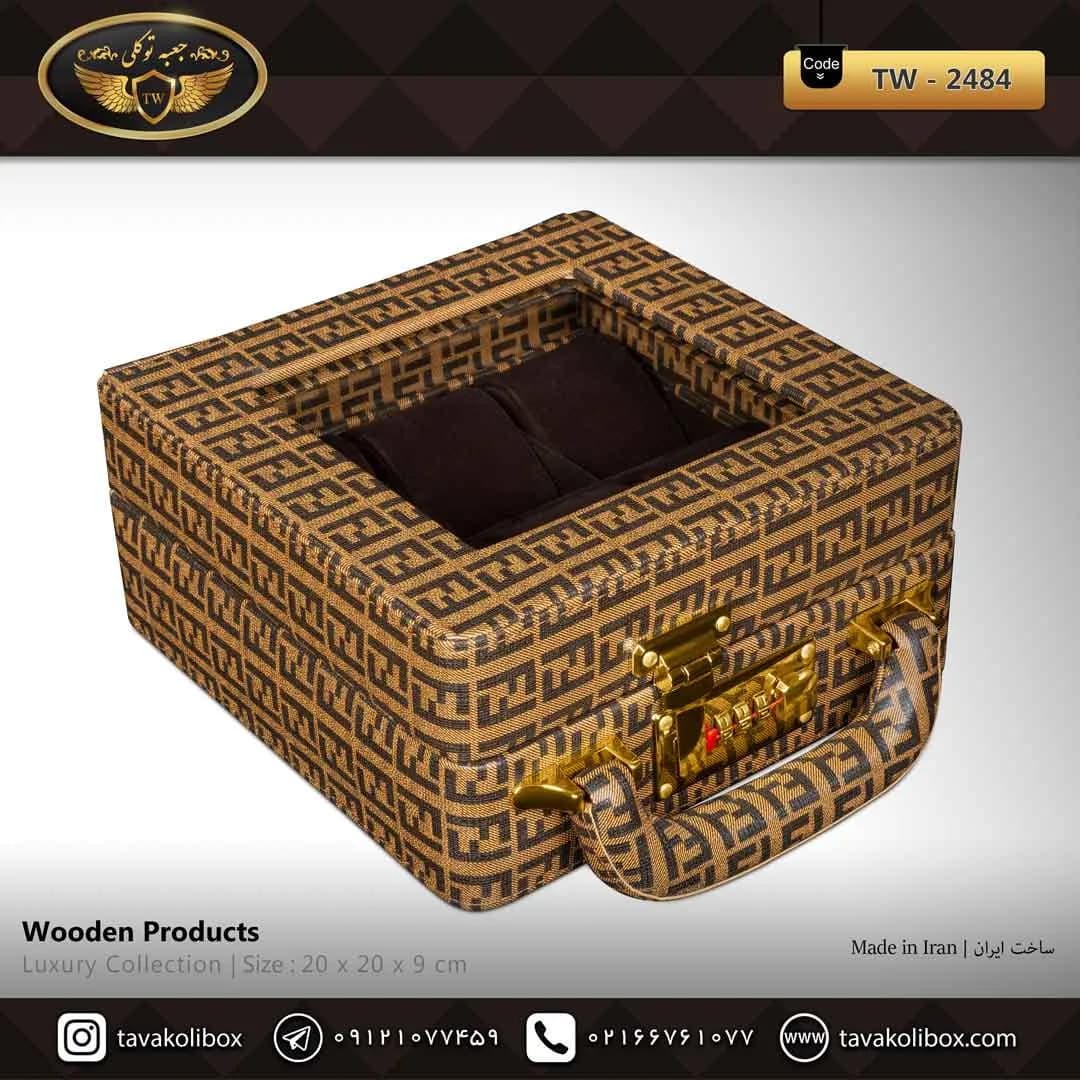 جعبه ساعت 6 خونه سوپرلاکچری درب دار بالشتک لوکس چرم رنگ قهوه ای روشن مدل : TW-2484