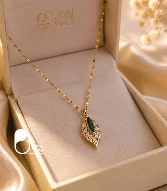 گردنبند زنانه برگ بهاری سبز — تصویر ۳