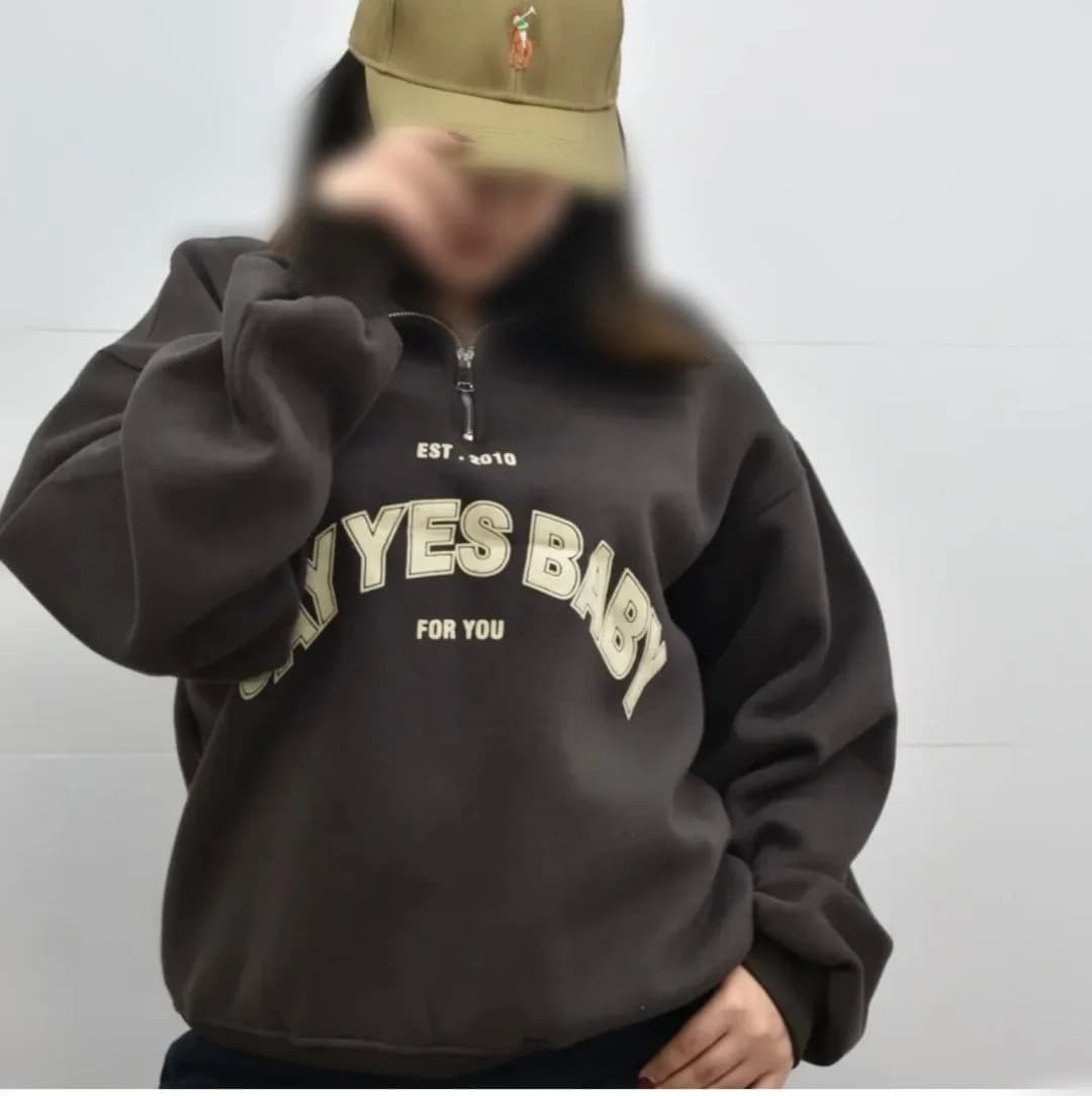 بلوز دورس نیم زیپ Yes Baby تو کرکی — تصویر ۳