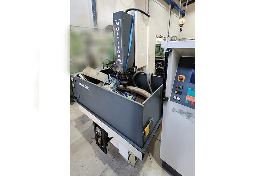 دستگاه اسپارک CNC چهار محور Multiform — تصویر ۴