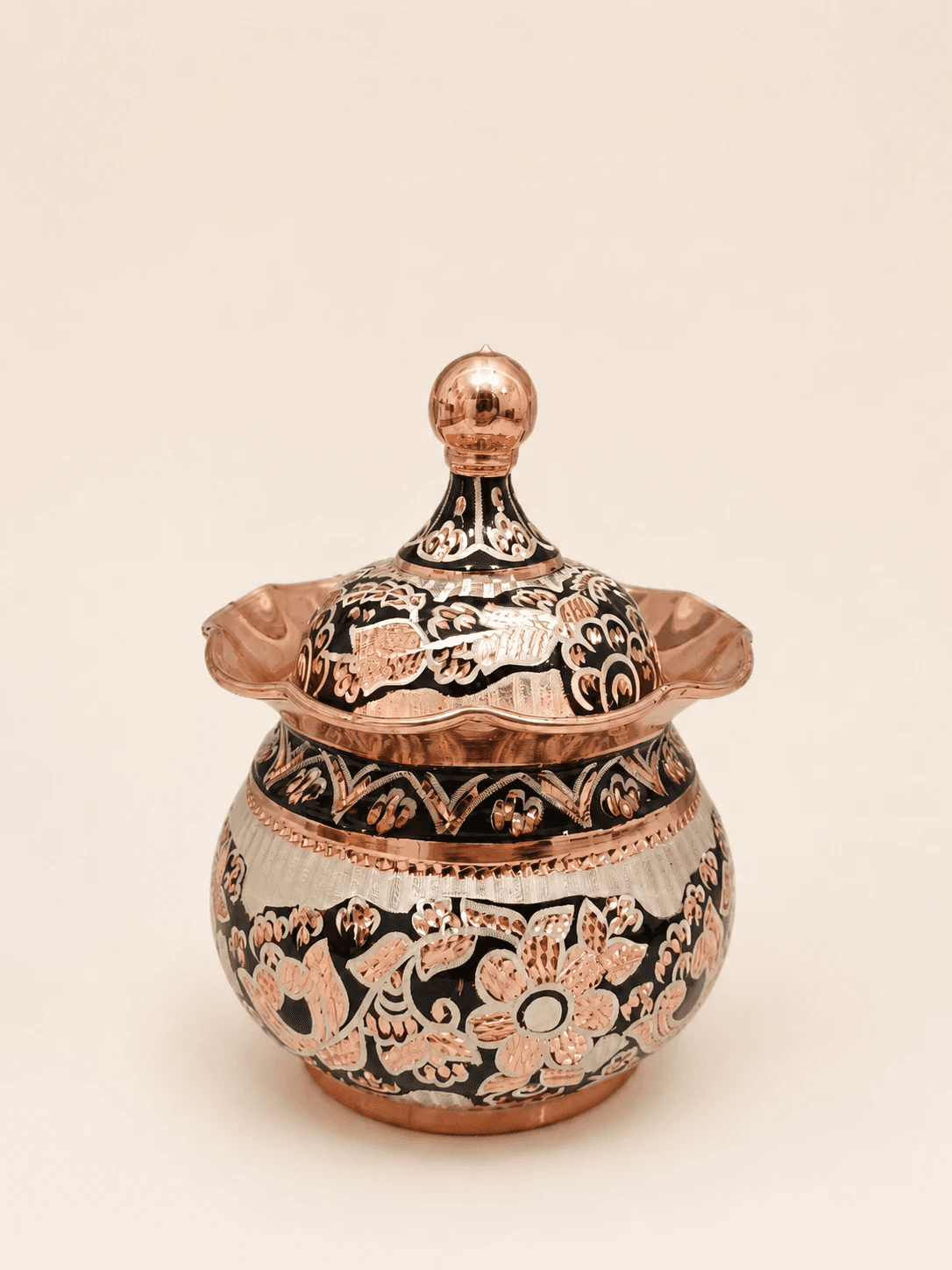 قندان مسی نقره‌کوب درب‌دار طرح گل