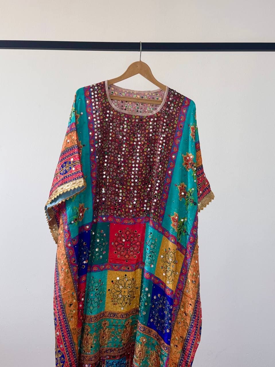 پانچ آینه کاری شده ابریشم k011 — تصویر ۴