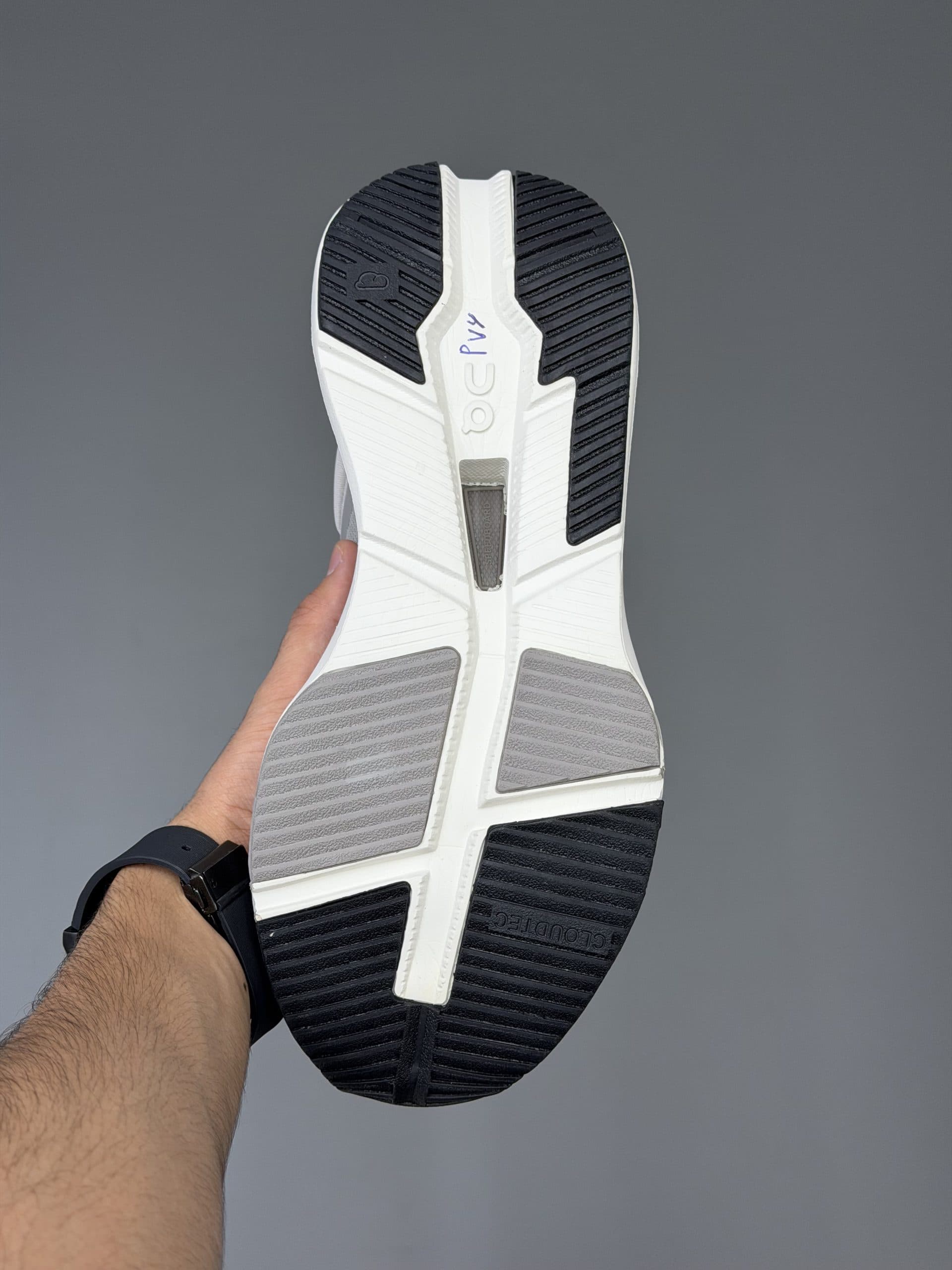 کتونی آن رانینگ کلاودنوا طوسی مشکیONRUNNING CLODNOVA — تصویر ۴