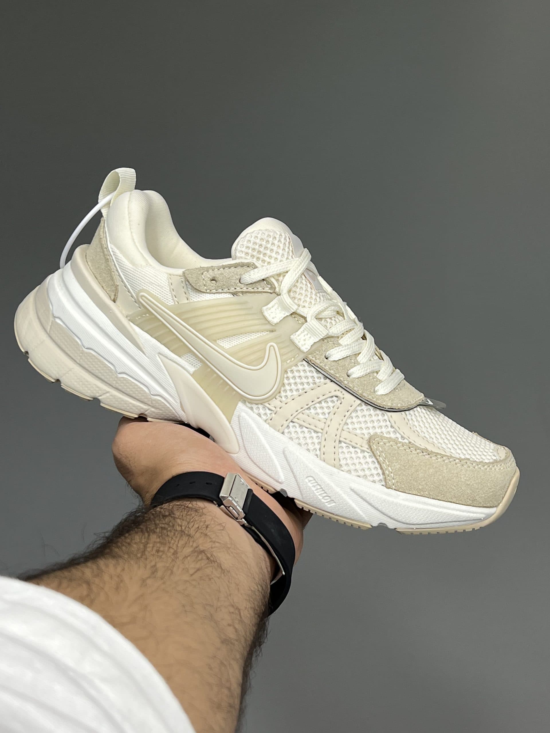نایک ویتوکی ران کف پنبه کرم Nike V2K Run