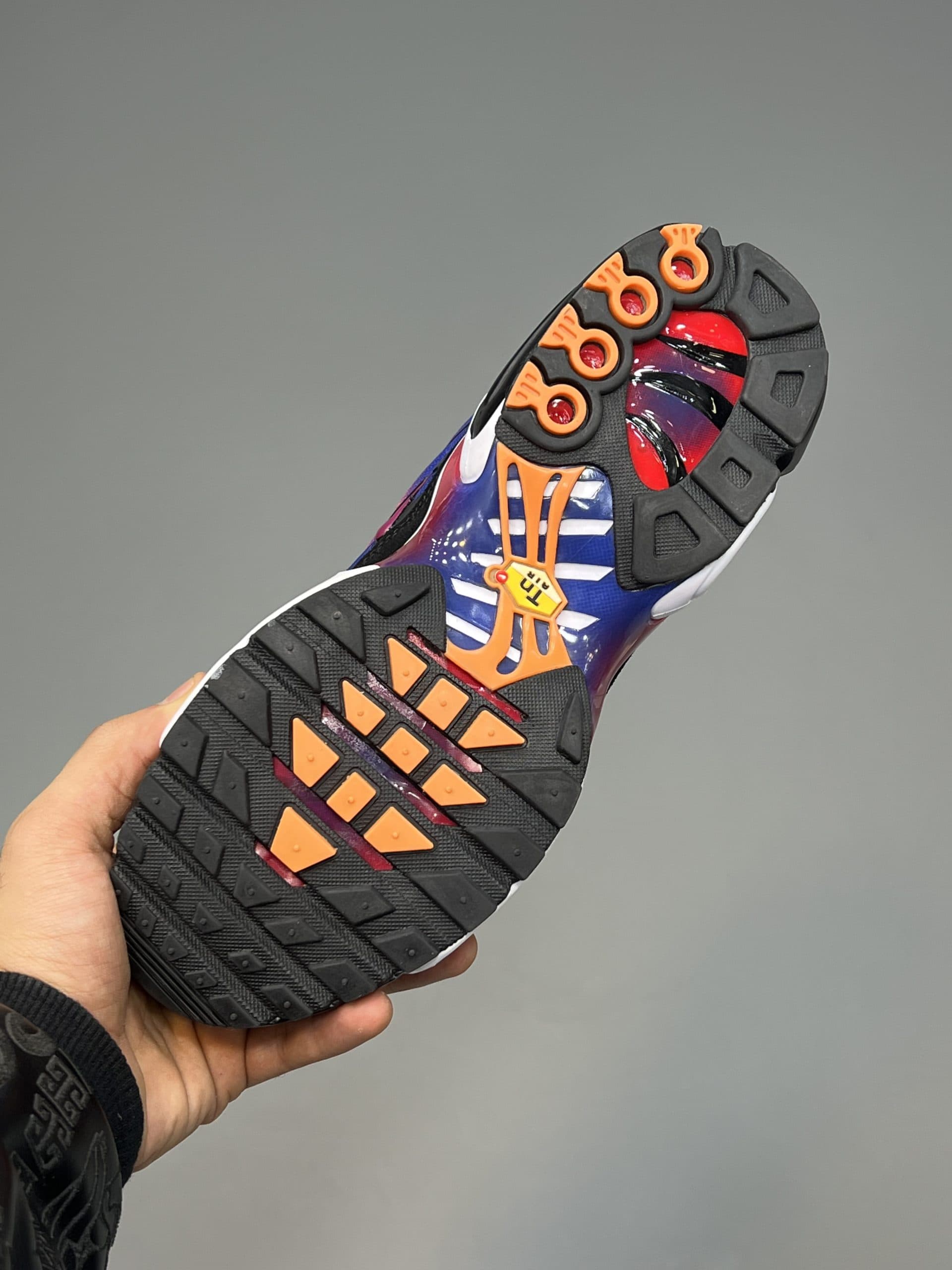 نایک ایرمکس تی ان بارسلونا NIKE TN AIR MAX PLUS — تصویر ۵