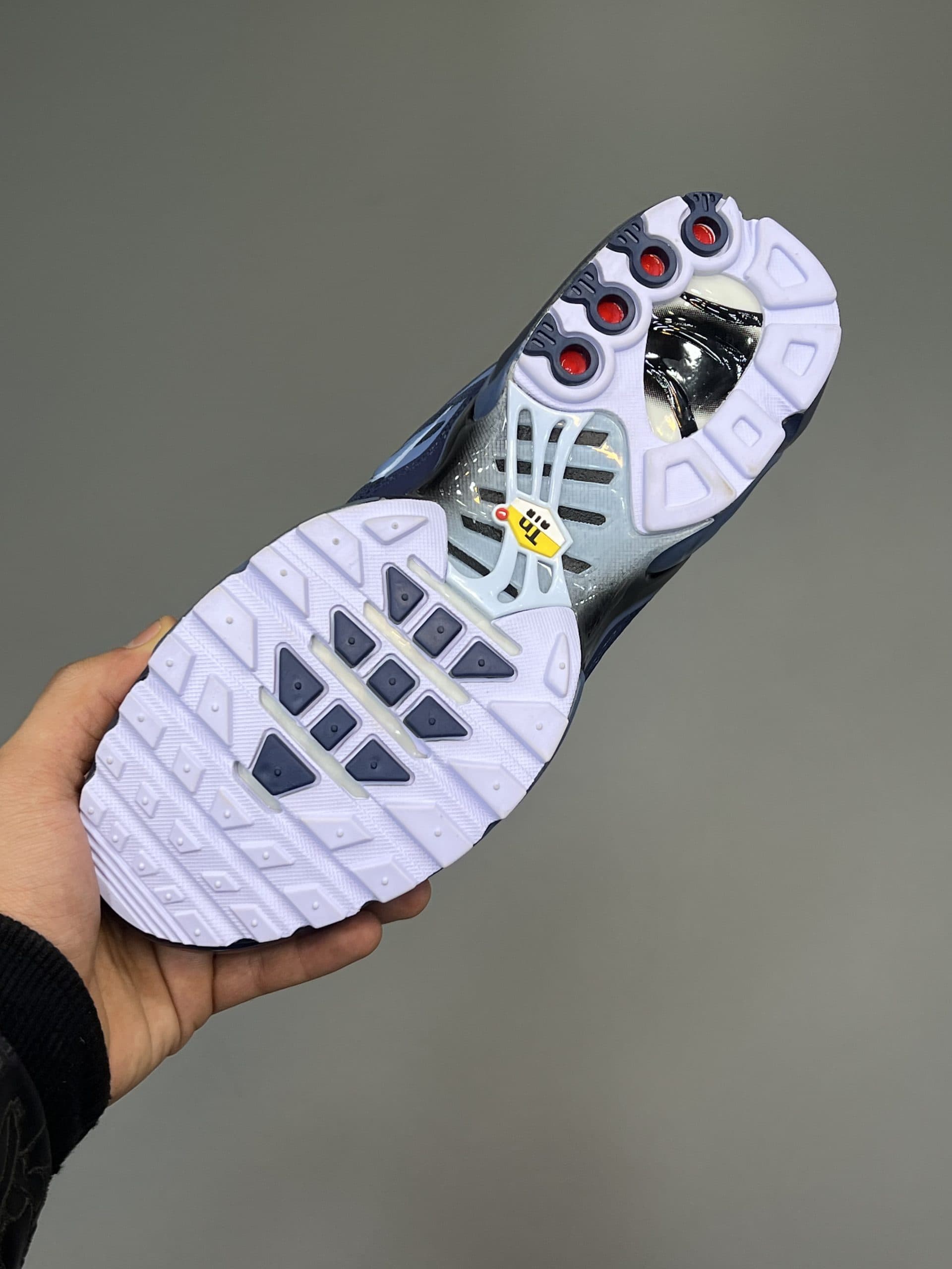 نایک ایرمکس تی ان سورمه ای NIKE TN AIR MAX PLUS — تصویر ۵