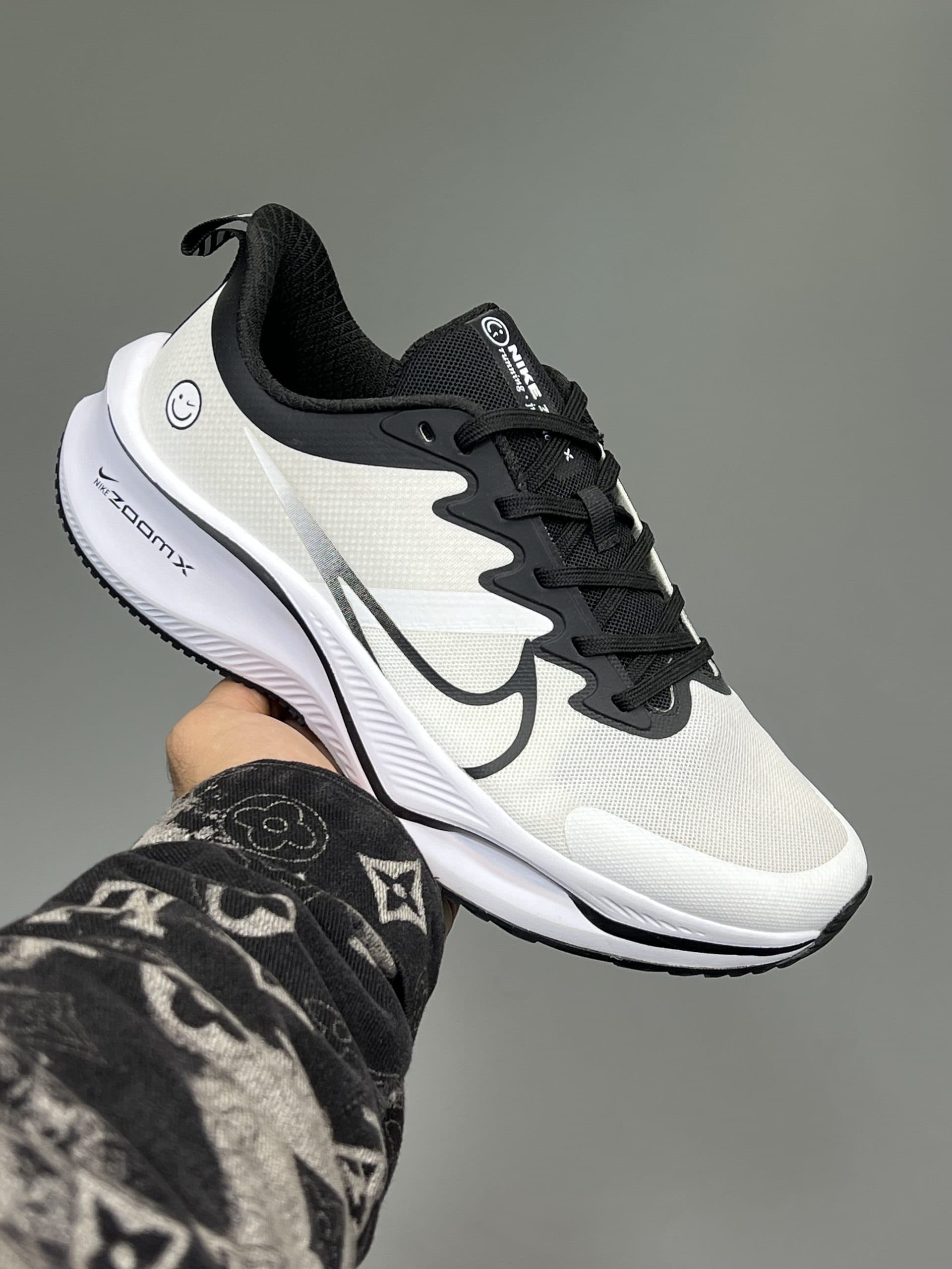 نایک زومیکس طرح لبخند سفید مشکی NIKE ZOOM X
