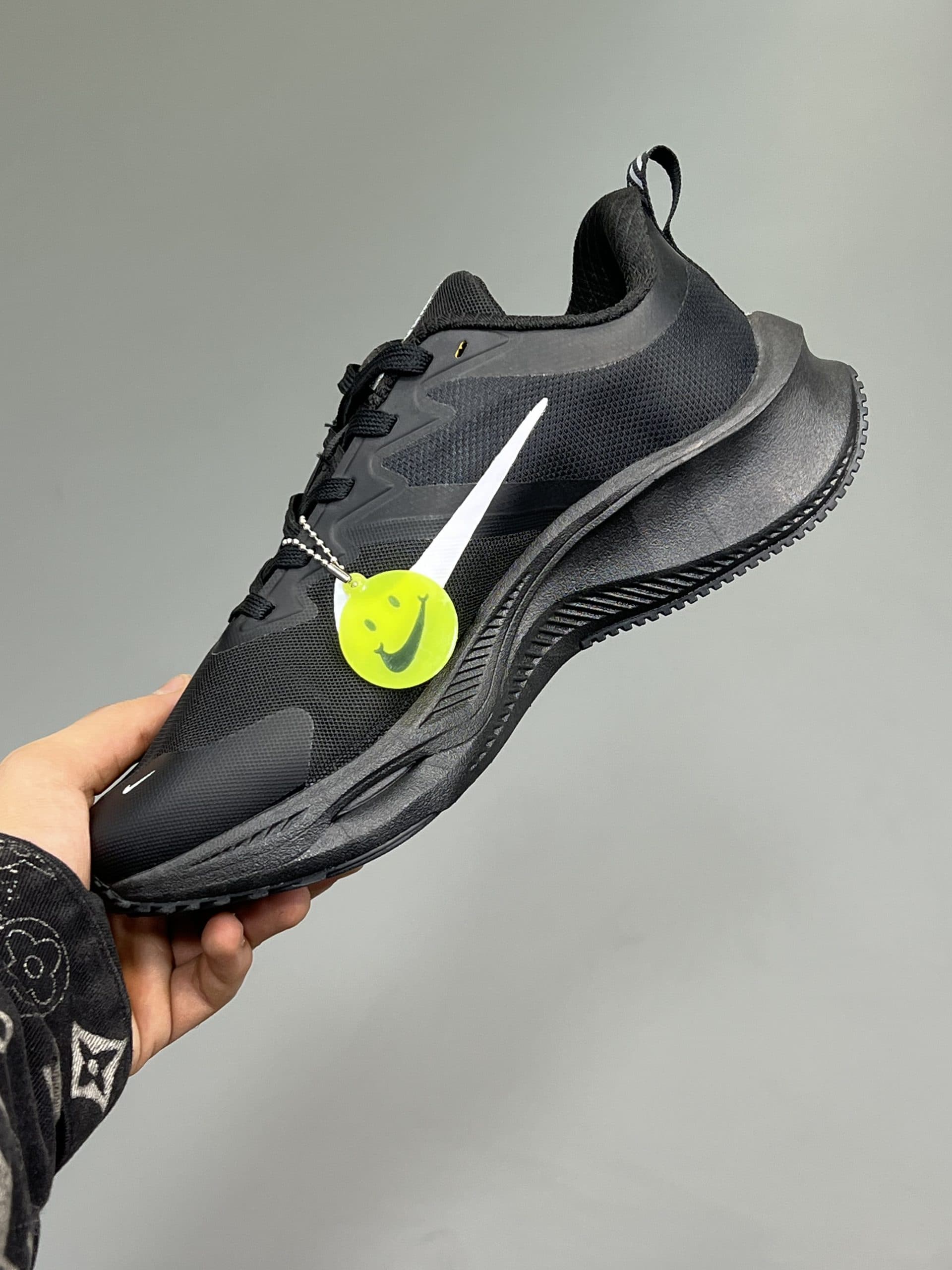 نایک زومیکس طرح لبخند مشکی طوسی NIKE ZOOM X — تصویر ۴