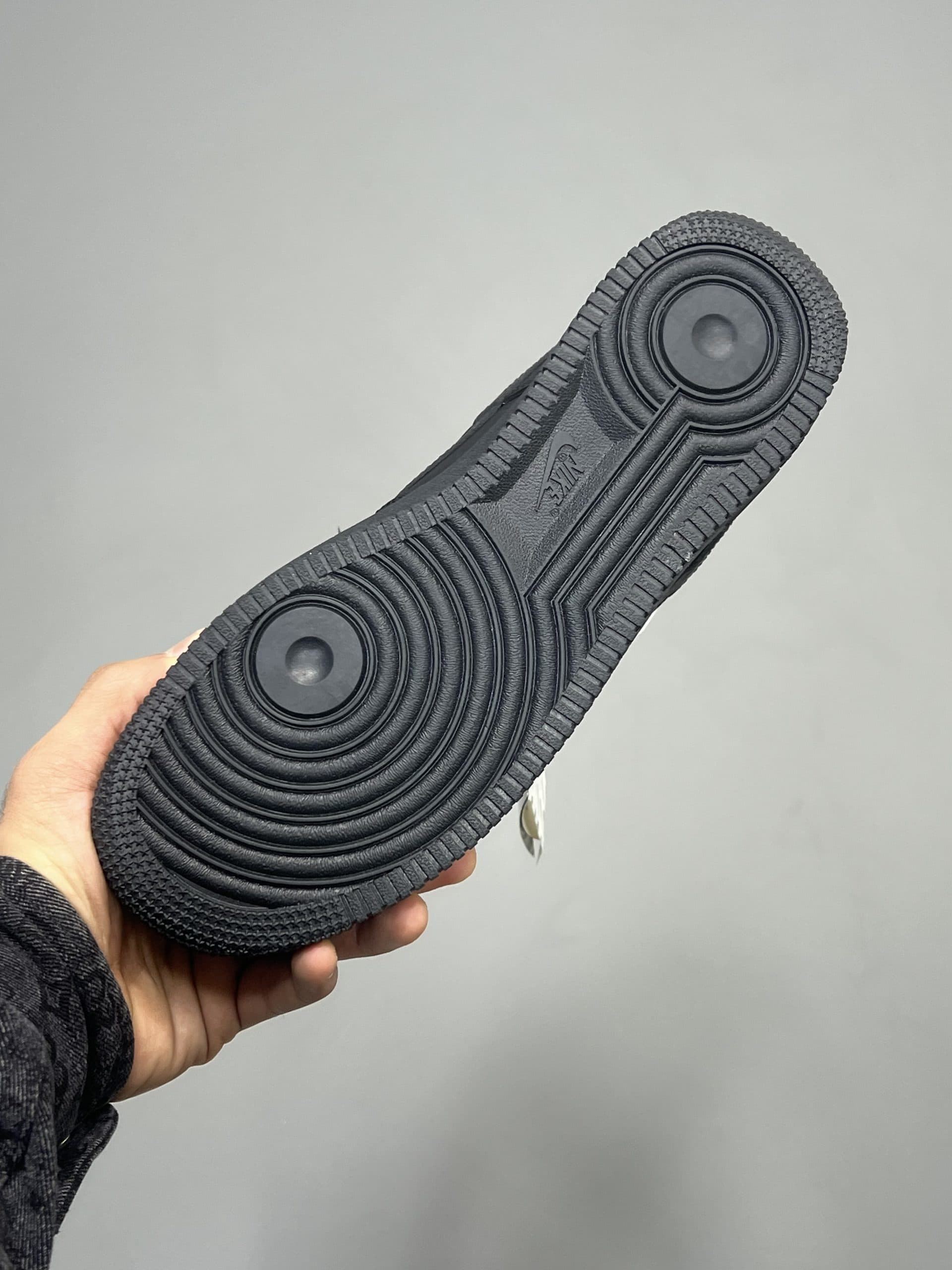 نایک ایرفورس وان مشکیNIKE AIRFORCE 1 BLACK — تصویر ۴