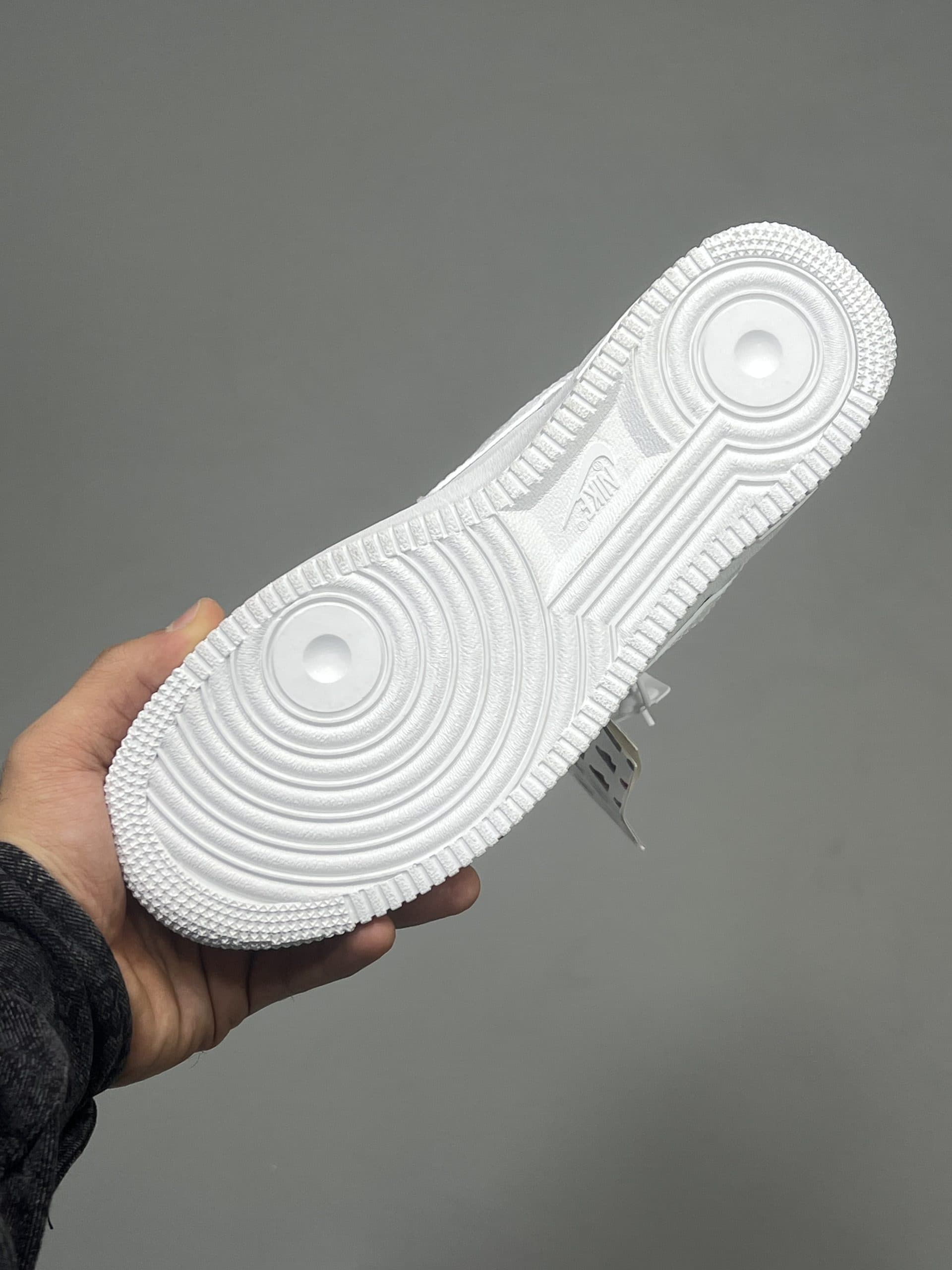 نایک ایرفورس وان سفید NIKE AIRFORCE 1 WHITE — تصویر ۵