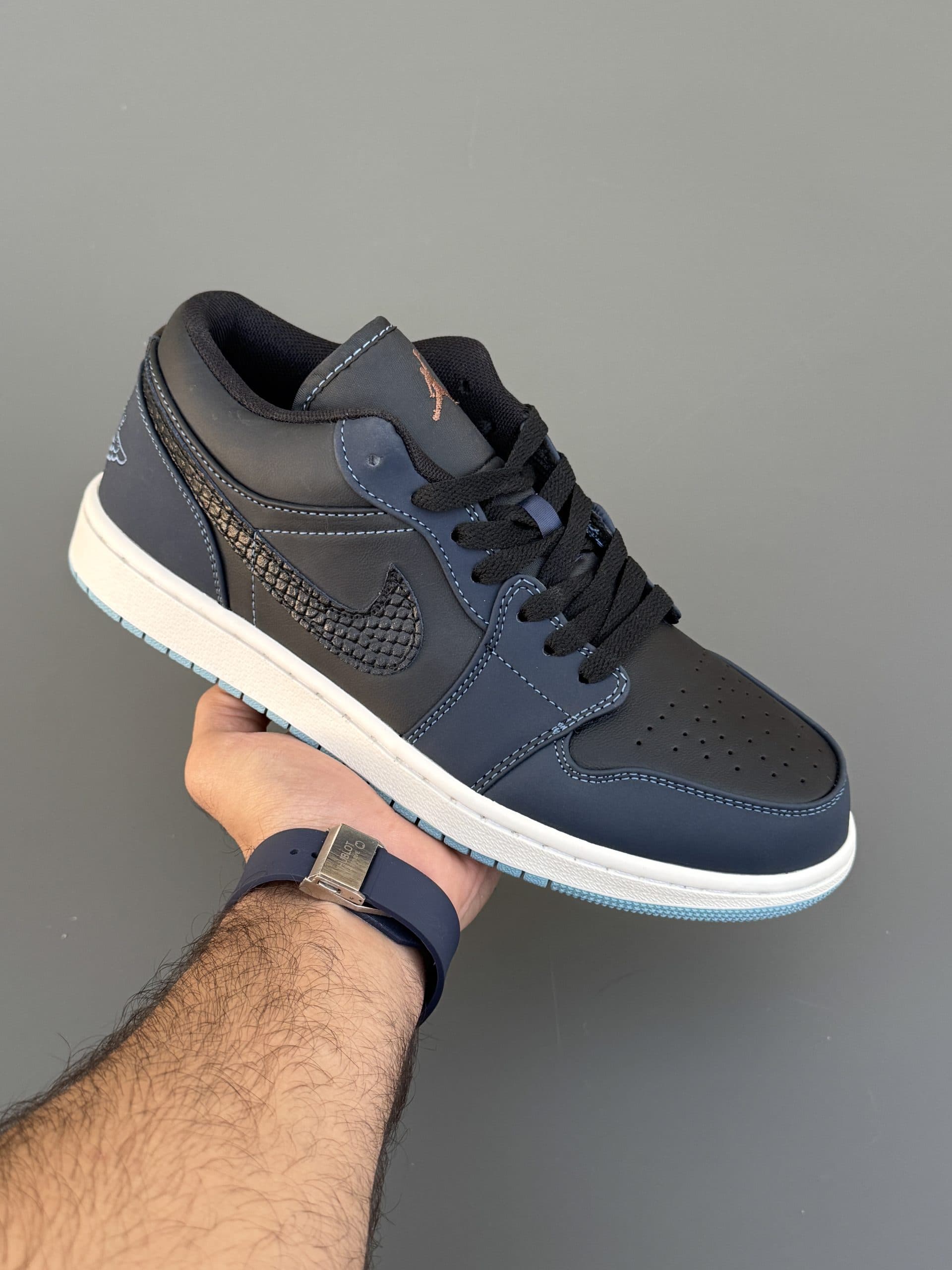 نایک ایر جردن ۱ لو بلک دارک NIKE AIR JORDAN 1 LOW BLACK DARK OBSIDIAN SNACKSKIN