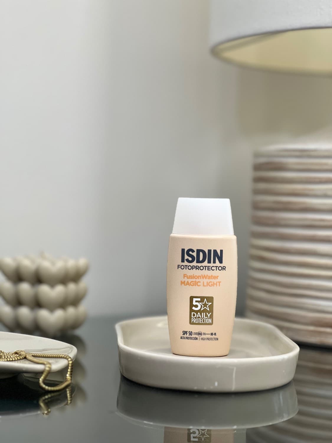 ضد آفتاب فیوژن واتر رنگی ایزدین ISDIN Fusion Water Color