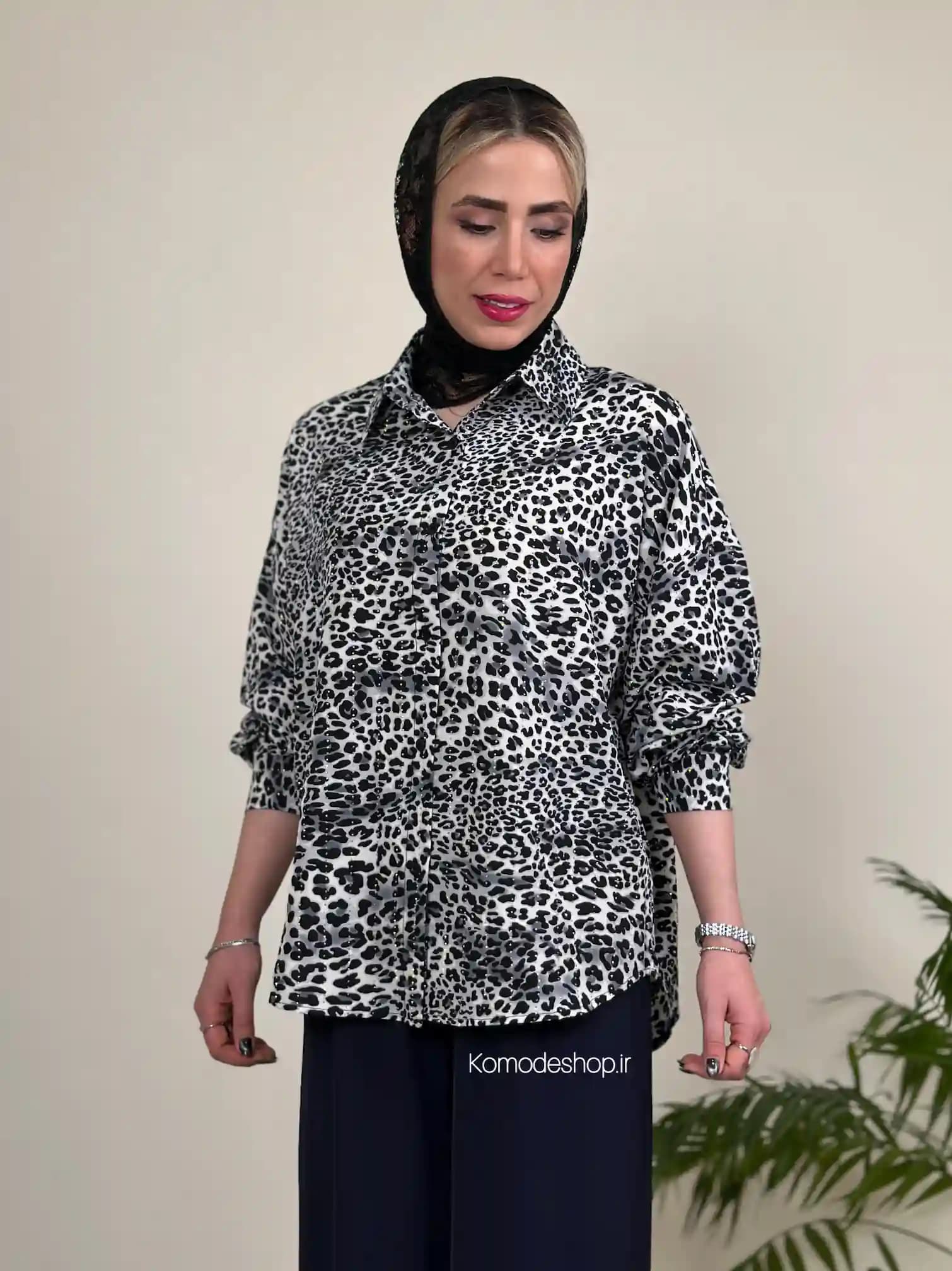 شومیز پلنگی قد بلند نگینی — تصویر ۳