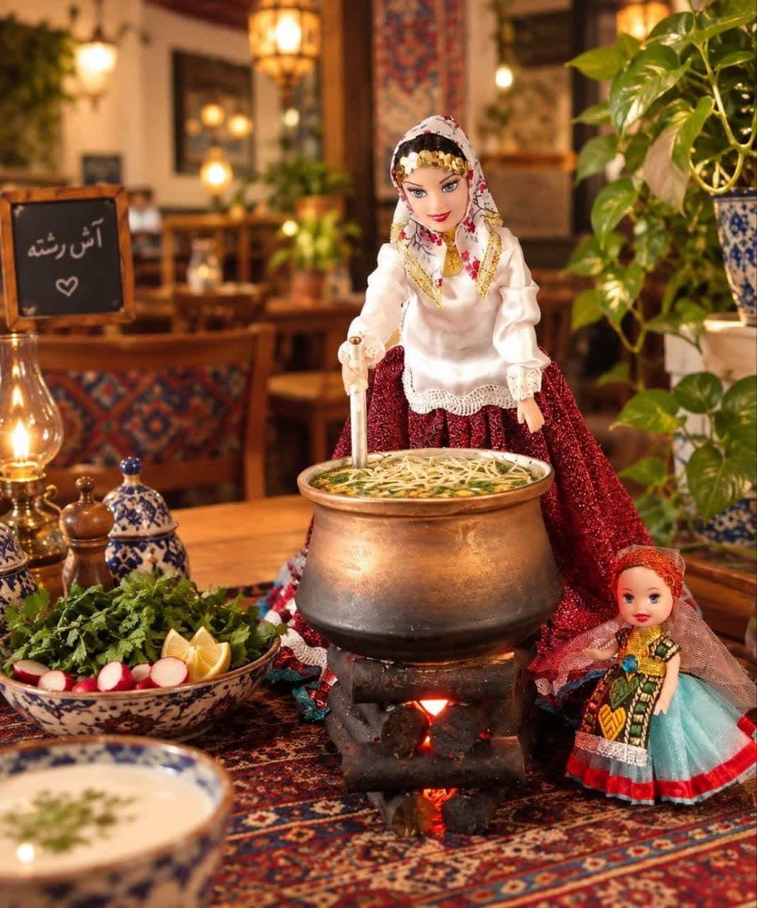 عروسک آشپز چراغدار متحرک{دست عروسک داخل میچرخه و اش هم میزنه}