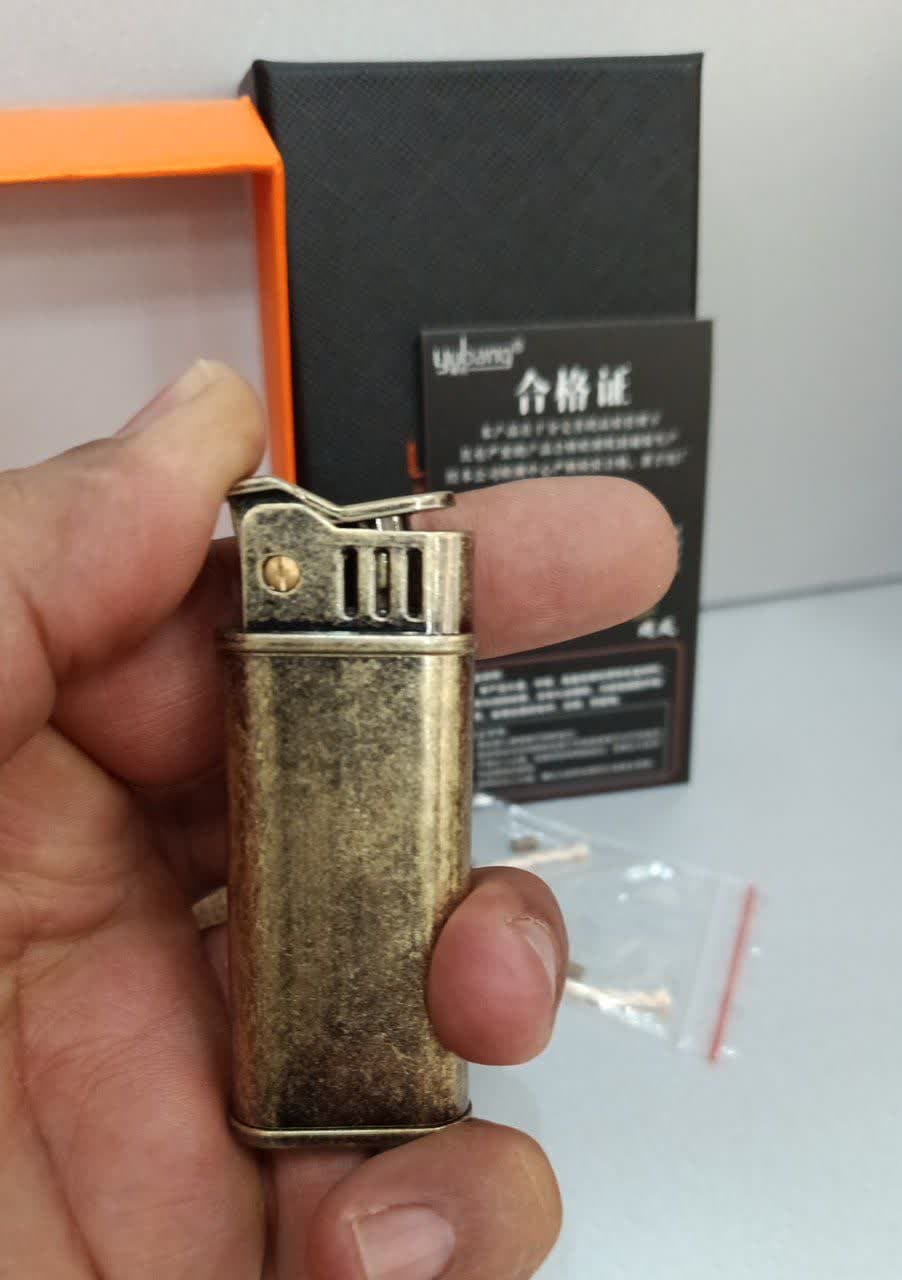 فندک بدنه فلزی/با سوخت بنزین /وارداتی/کلکسیونی / بسته بندی شیک و مناسب برای هدیه