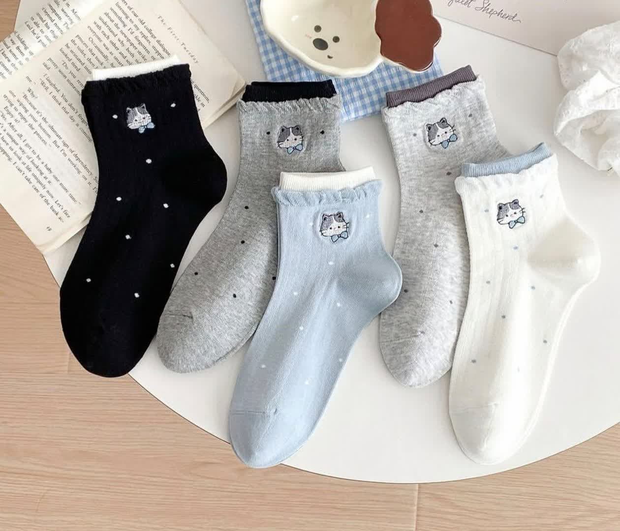 جوراب زنانه نیم ساق گلدوزی لب ژور
