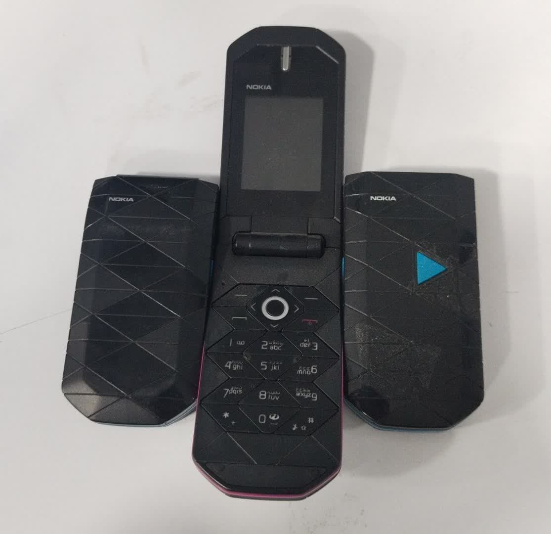 گوشی نوکیا 7070 Prism استوک | حافظه 11MB | باتری 700mAh | با کارتن و باتری