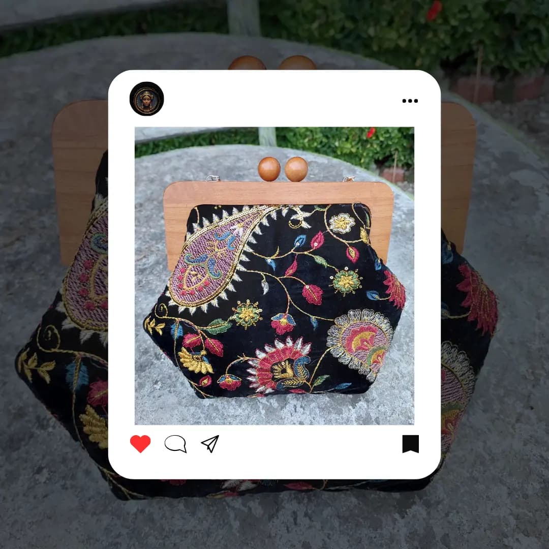 کیف سوزن‌دوزی هندی دسته چوبی (مشکی)