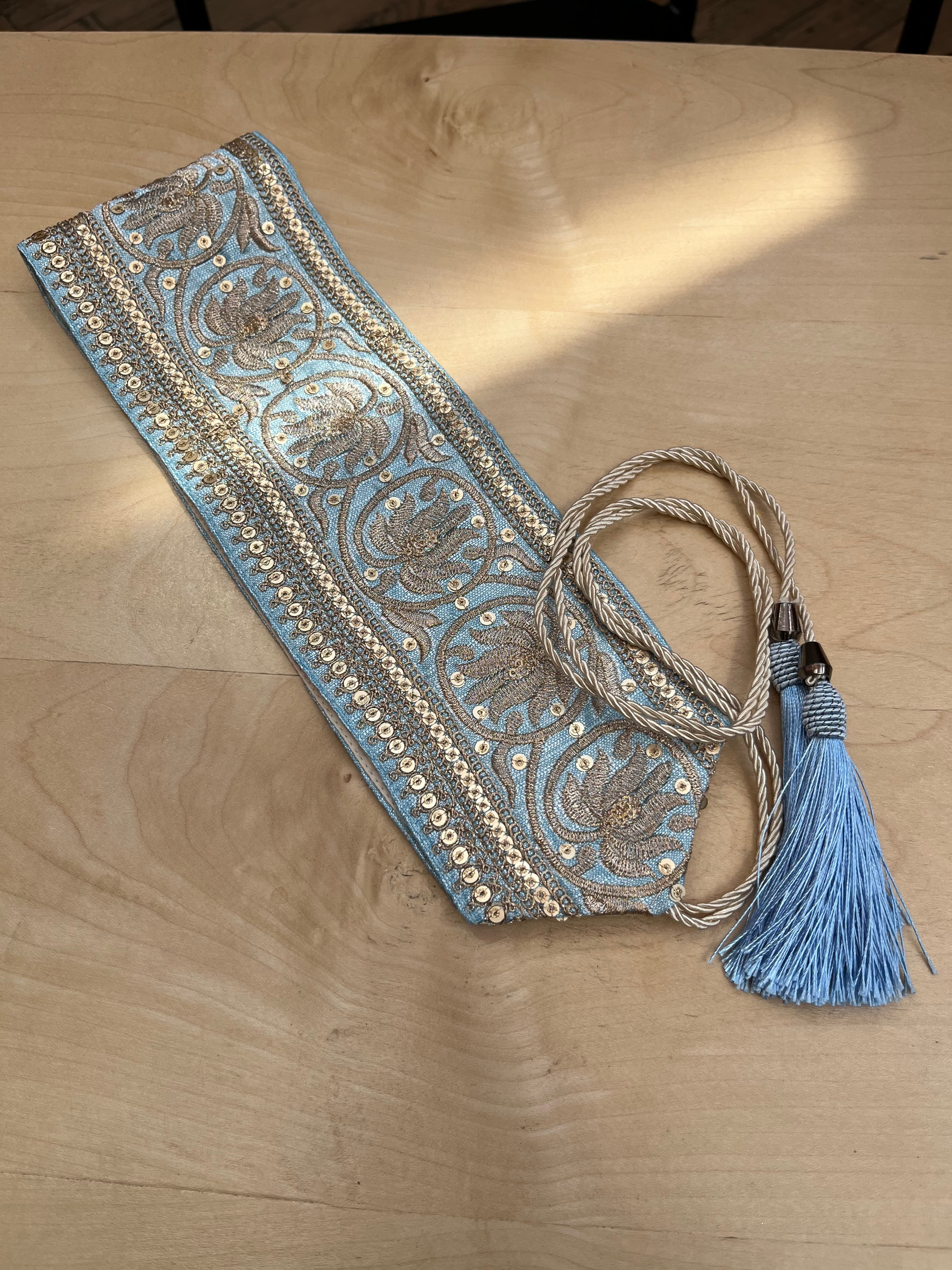 کمربند سوزن دوزی آبی