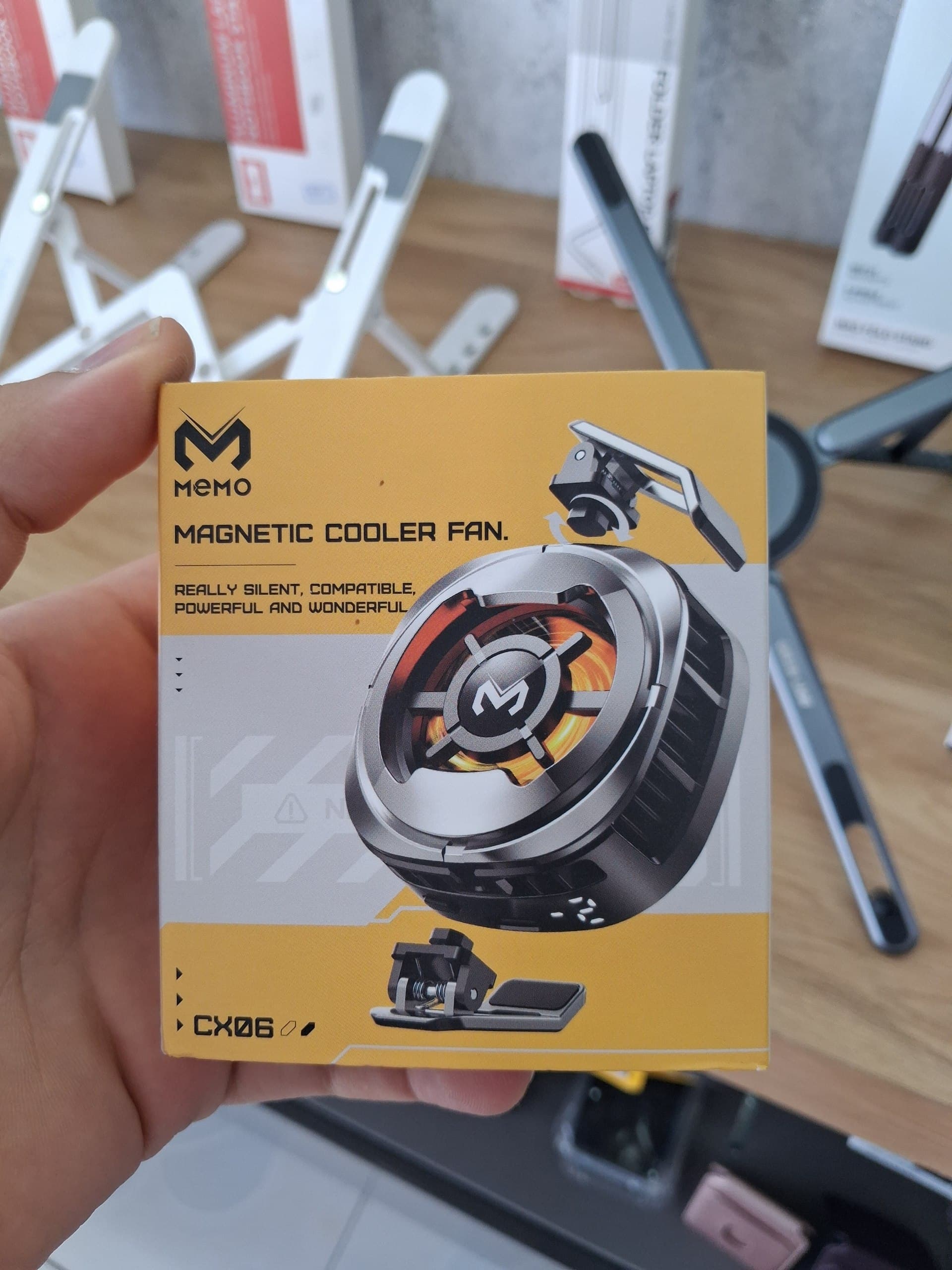 فن خنک‌کننده گیمینگ موبایل ممو مدل CX06