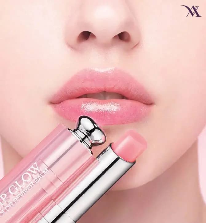 بالم لب حرارتی صورتی طرح Dior — تصویر ۵