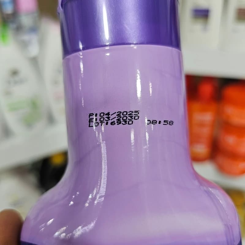 شامپو بدن مالیزیا مدل Iris Petals اورجینال نوازشگر گلهای زنبق حجم 1000 میل ساخت ایتالیا — تصویر ۲