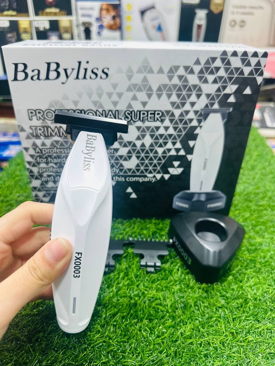 ماشین اصلاح خط زن حرفه‌ای بابیلیس BaByliss مدل FX0003 — تصویر ۷