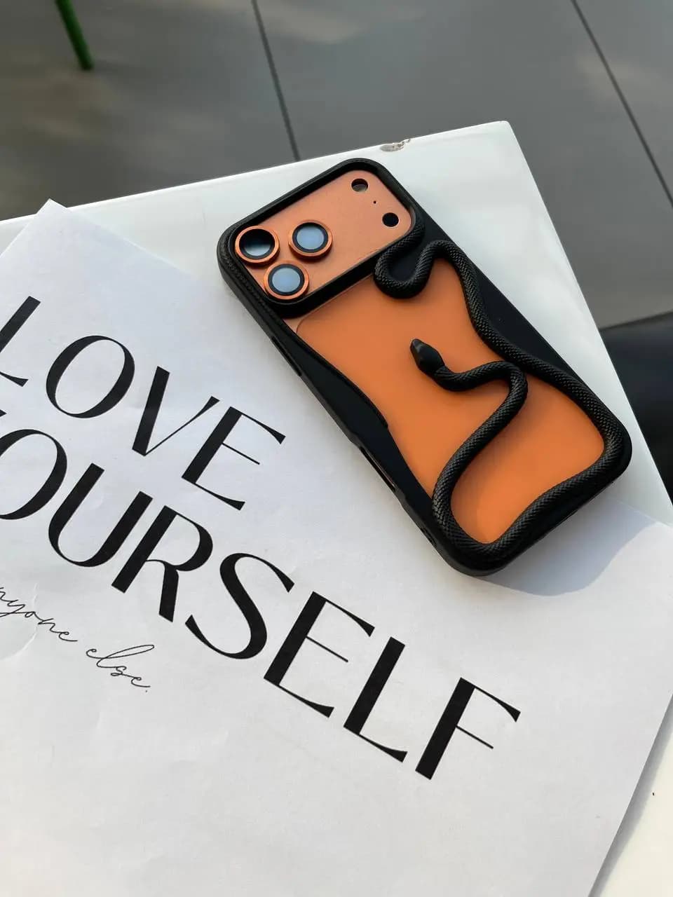 قاب گوشی مار — تصویر ۵