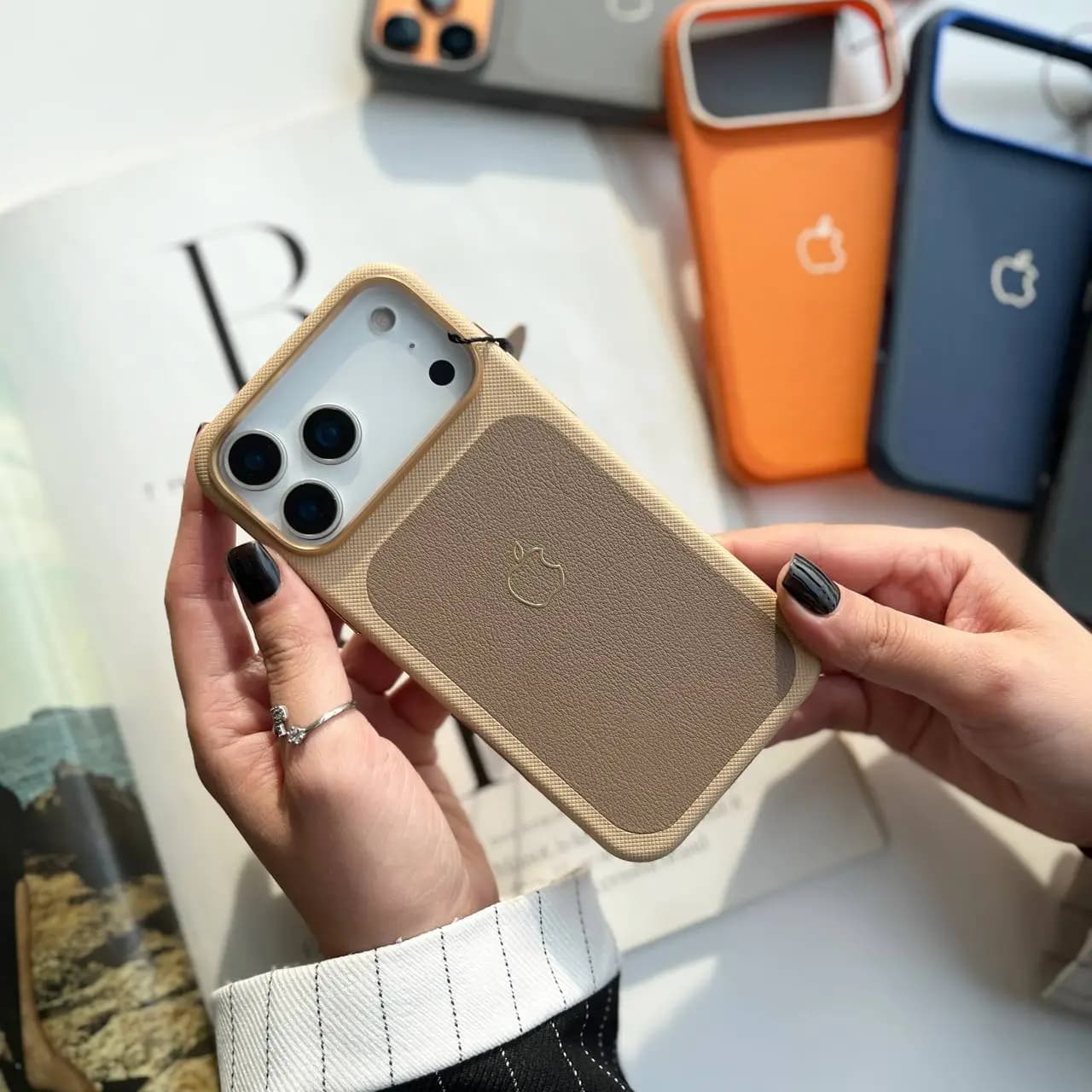 قاب چرم آیفون 17