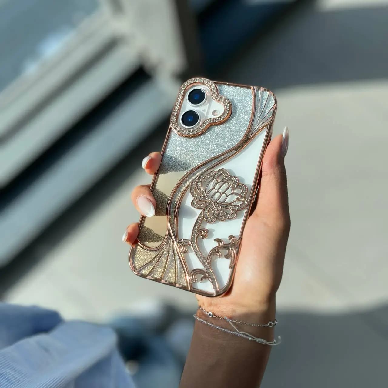 قاب flower shine آیفون 17 — تصویر ۲