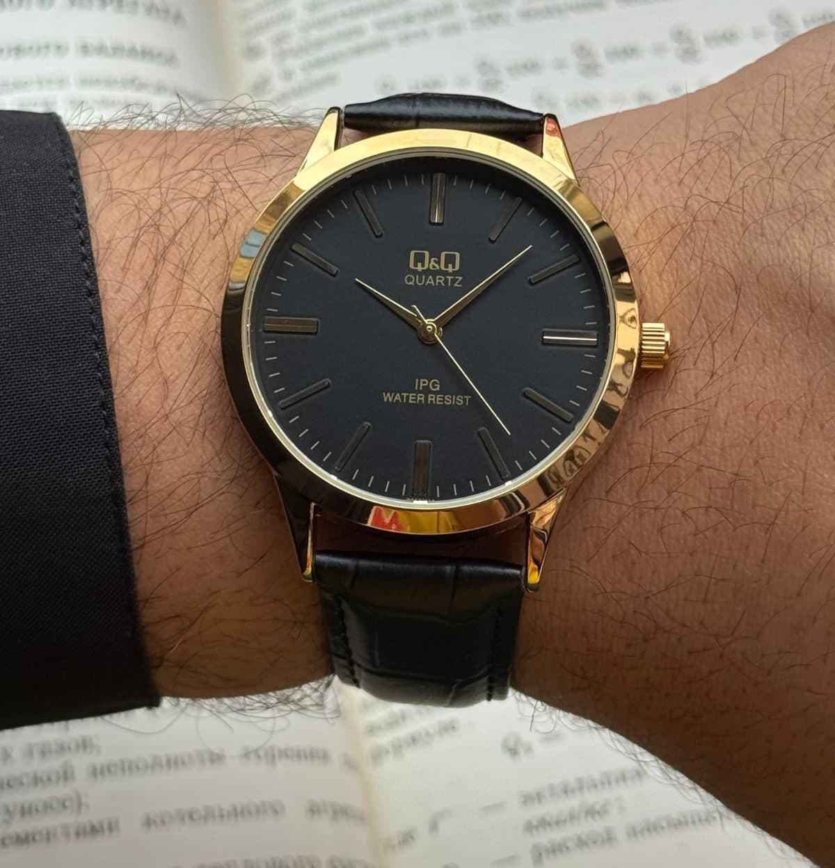 ساعت مچی مردانه کیو اند کیو مدل C214J102