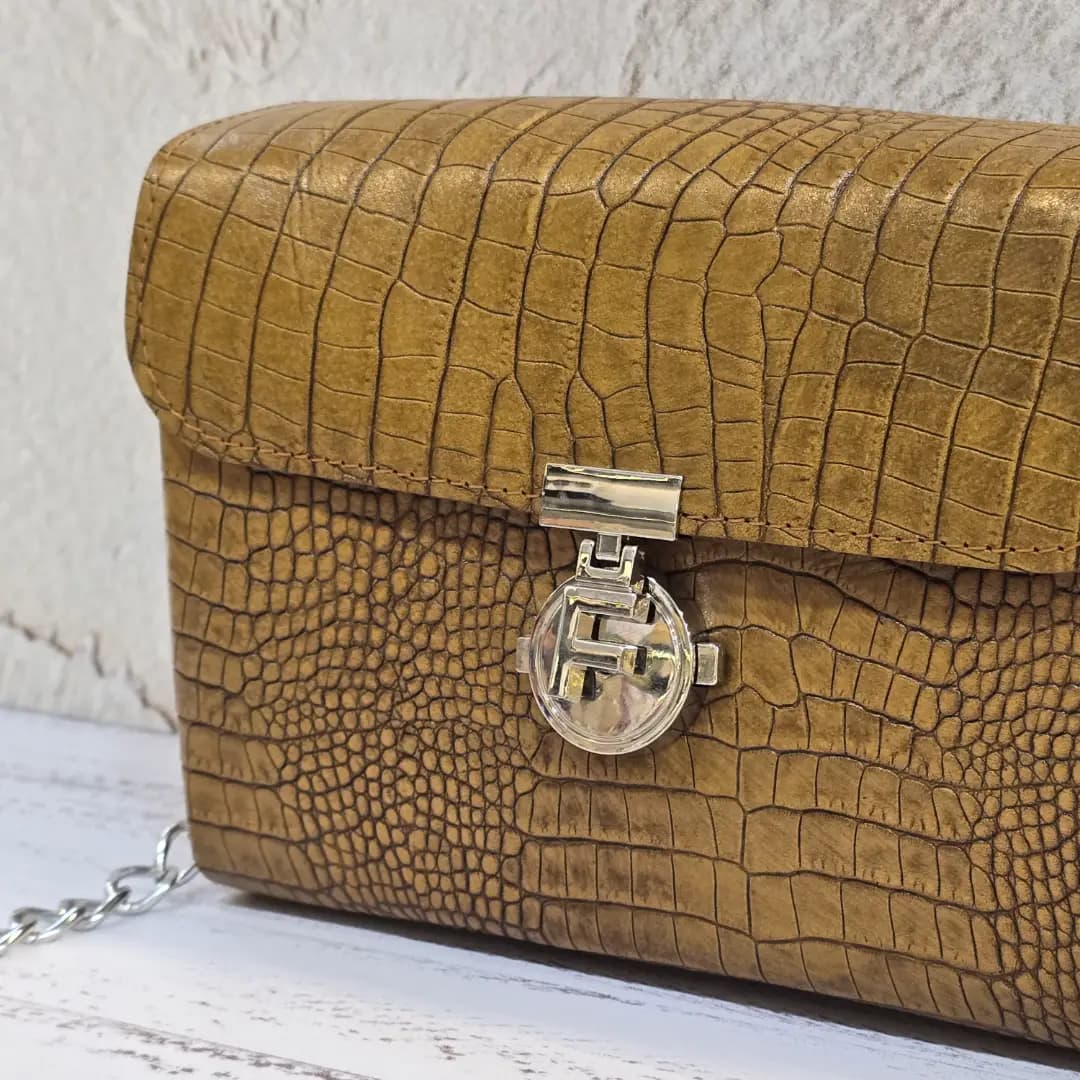 کیف زنانه دو بند مجلسی چرم تبریز طبیعی طرح FENDI — تصویر ۲