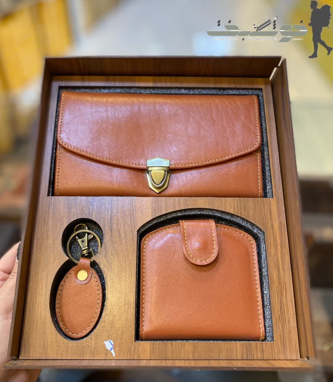 ست سه تیکه کیف پول و آیینه و جاکلیدی چرم طبیعی