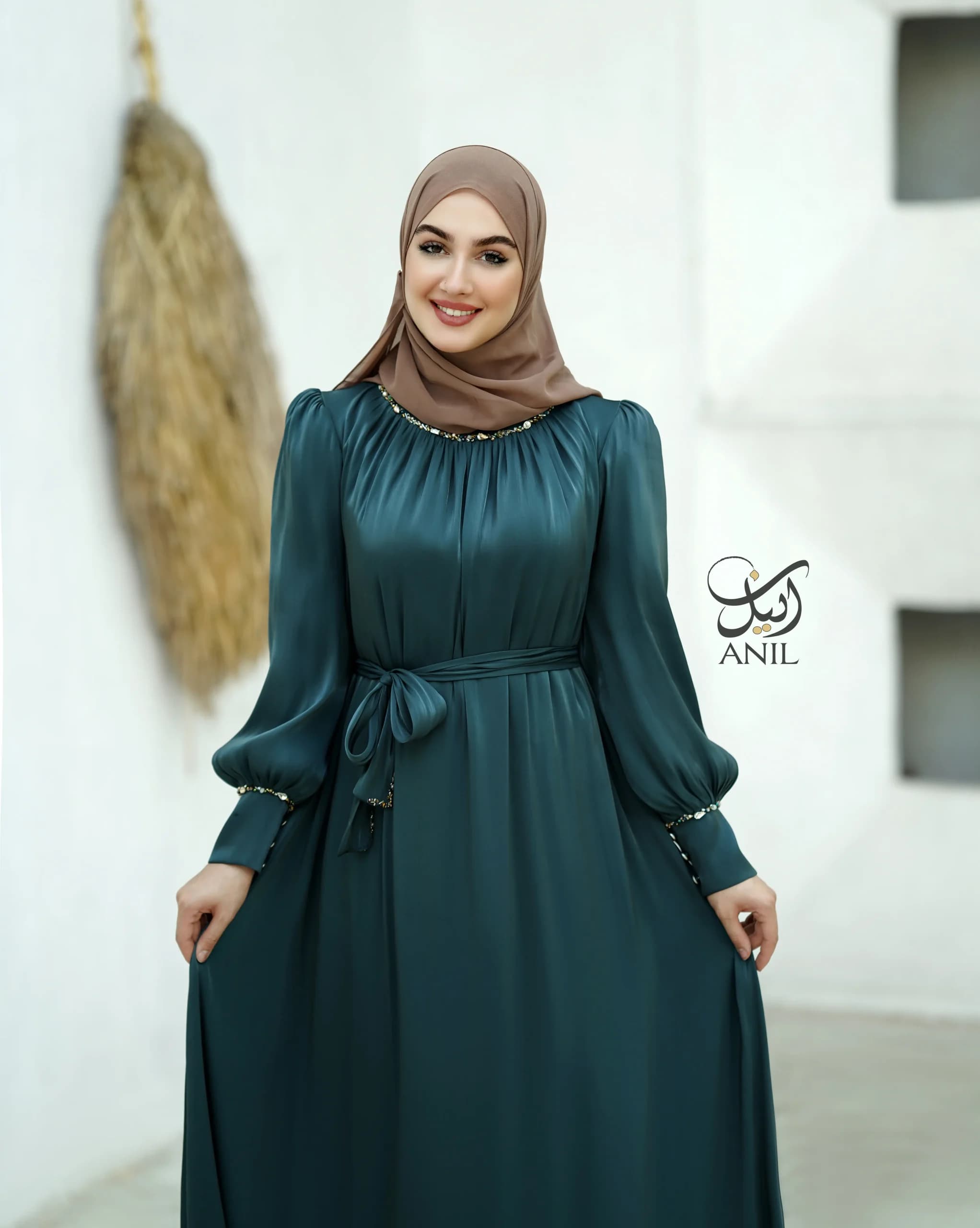 عبا حریر ابریشم اماراتی جواهردوزی | سبزیشمی — تصویر ۲