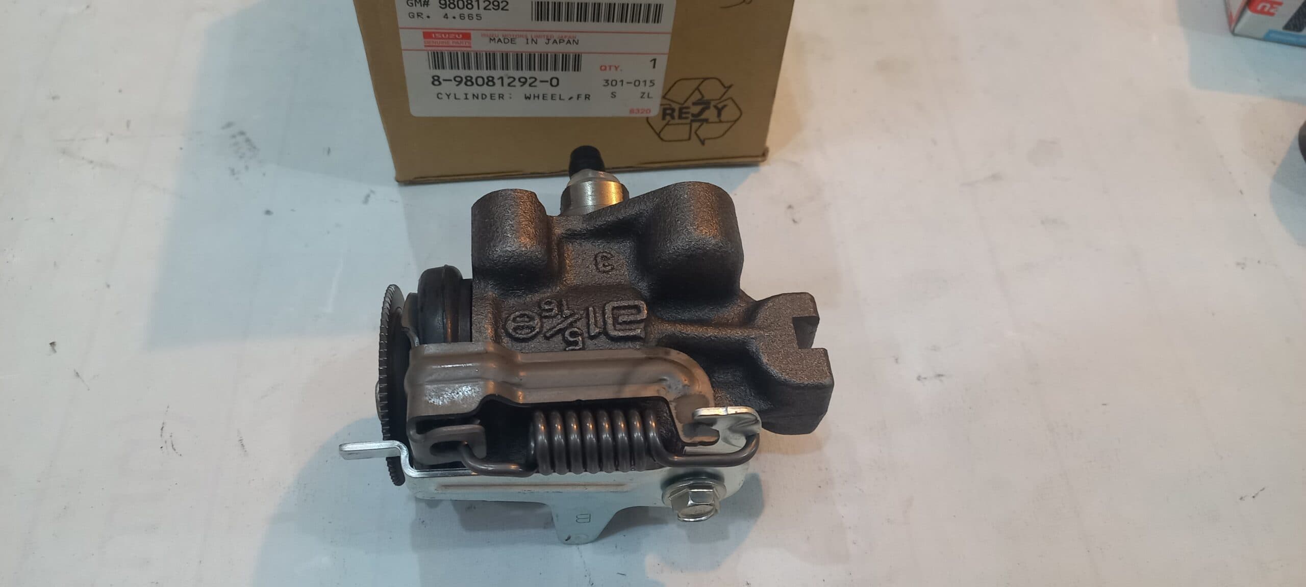 سیلندر ترمز چرخ عقب دنده ABS ایسوزو700P