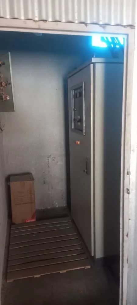کوره القایی ذوب فلزات 600 کیلوگرمی با تجهیزات کامل ریخته‌گری — تصویر ۴