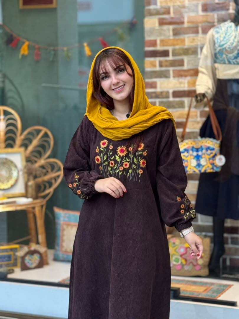 پیراهن آفتابگردون قهوه ای — تصویر ۳