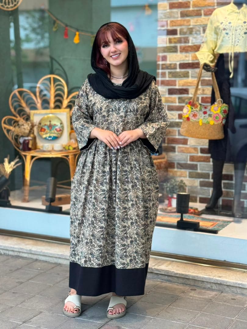 پیراهن نرگس کرم نسکافه ای طرح بته جقه