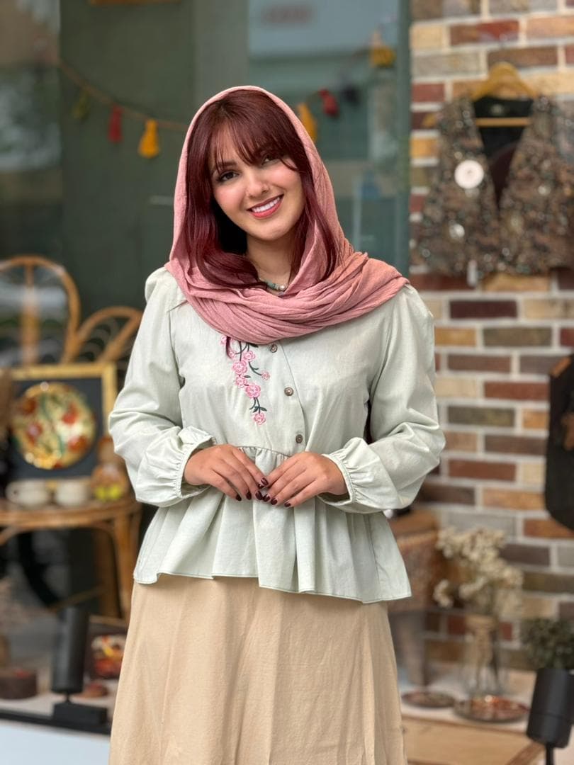 شومیز پیچک سبز پاستلی روشن — تصویر ۲