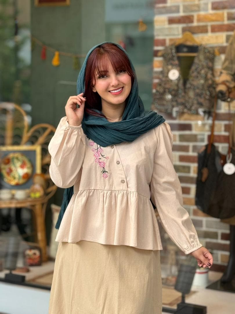 شومیز پیچک کرم — تصویر ۲