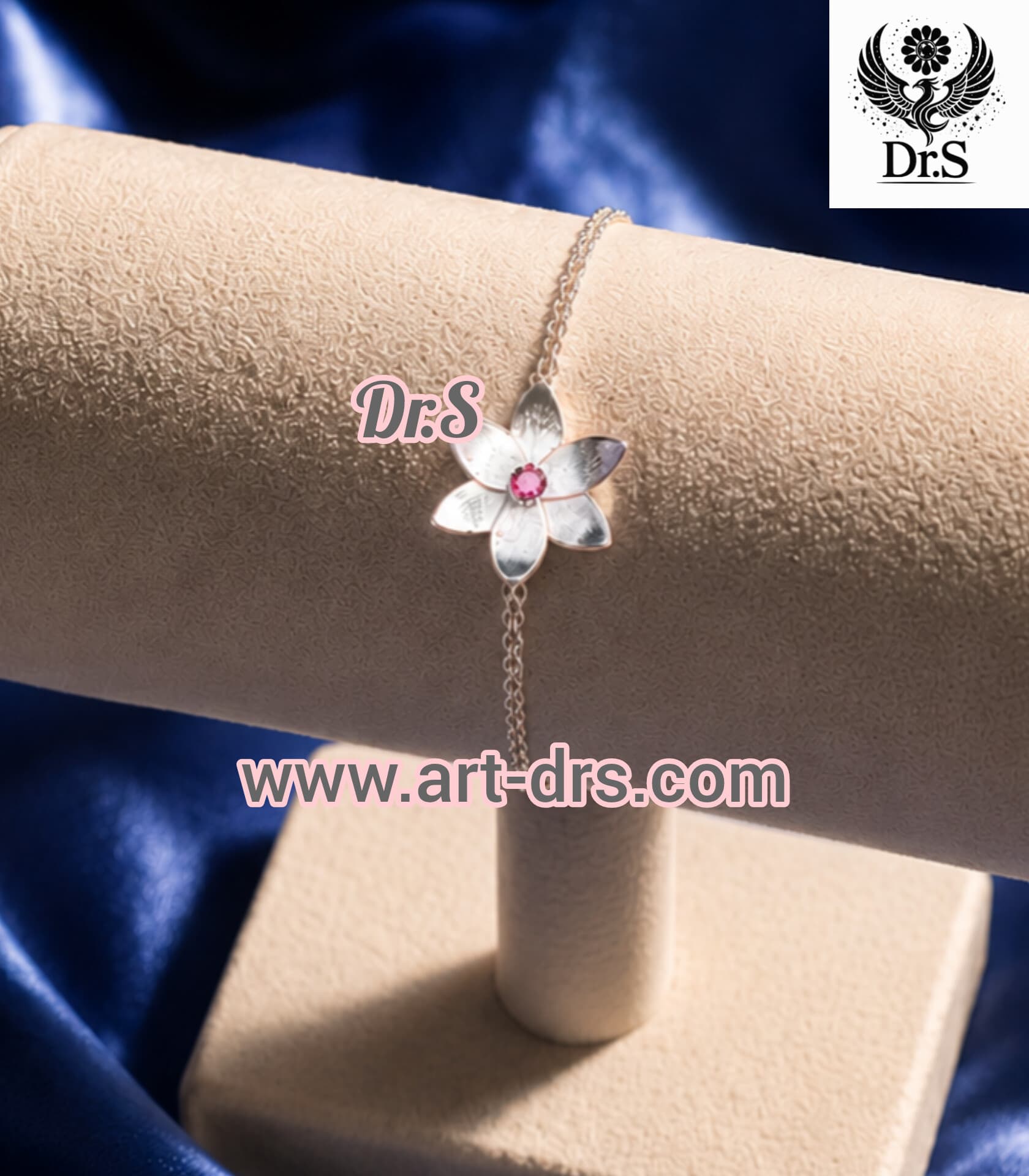 دستبند نقره طرح گل برند دياراس