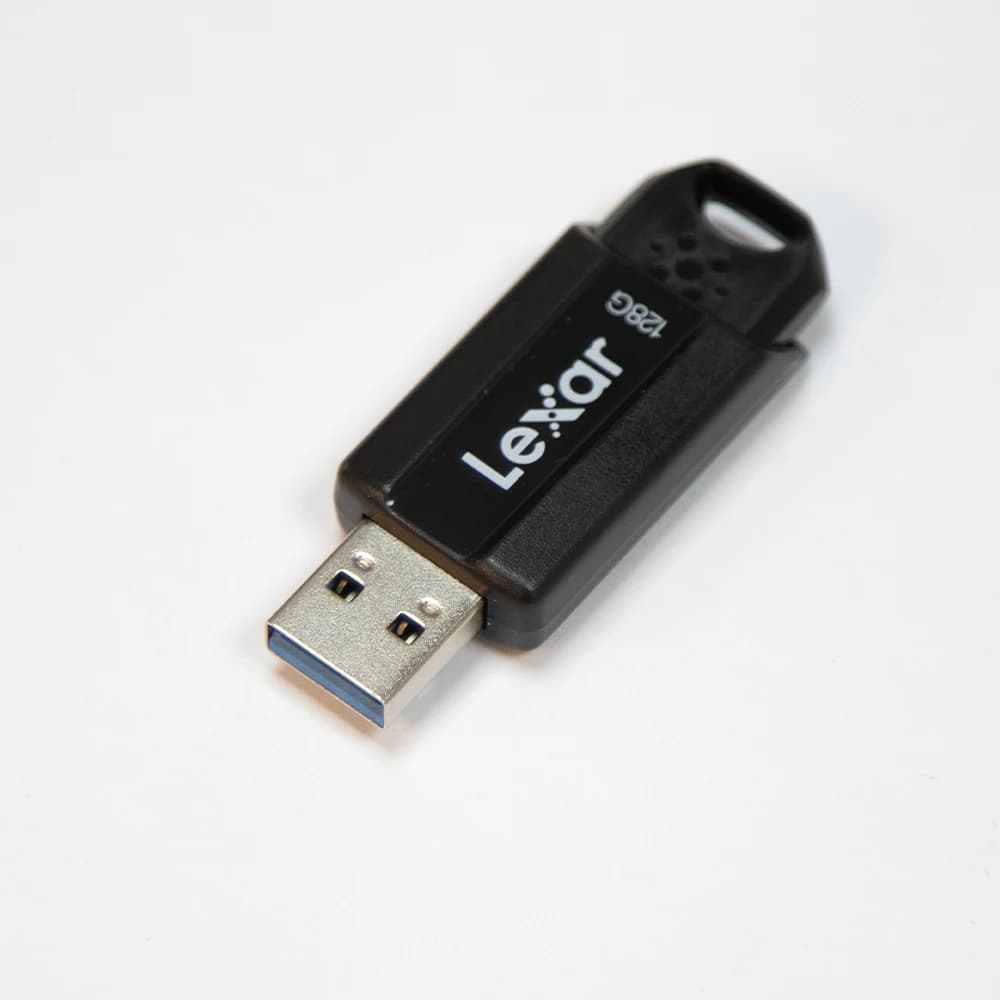 فلش مموری حرفه‌ای لکسار S80 ظرفیت 128 گیگابایت با سرعت USB 3.2 | طراحی کشویی و مقاوم — تصویر ۴